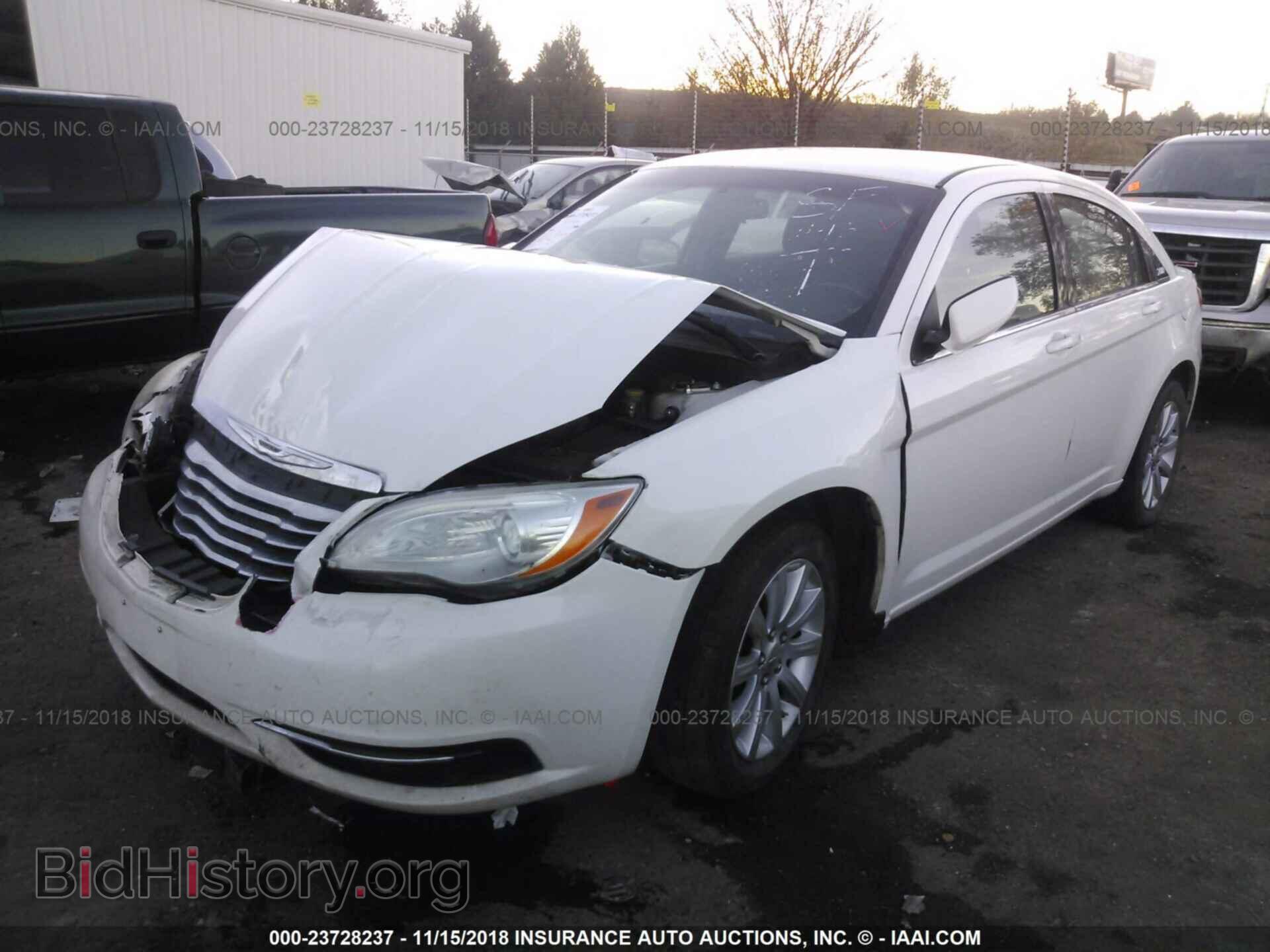 2011 CHRYSLER 200 - VIN: 1C3BC1FBXBN521476 - Фото 2