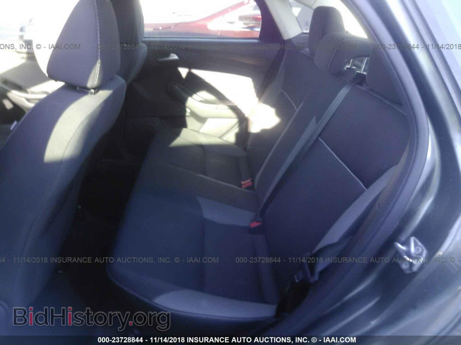 2014 Ford Focus - VIN: 1FADP3F27EL330141 - Photo 8