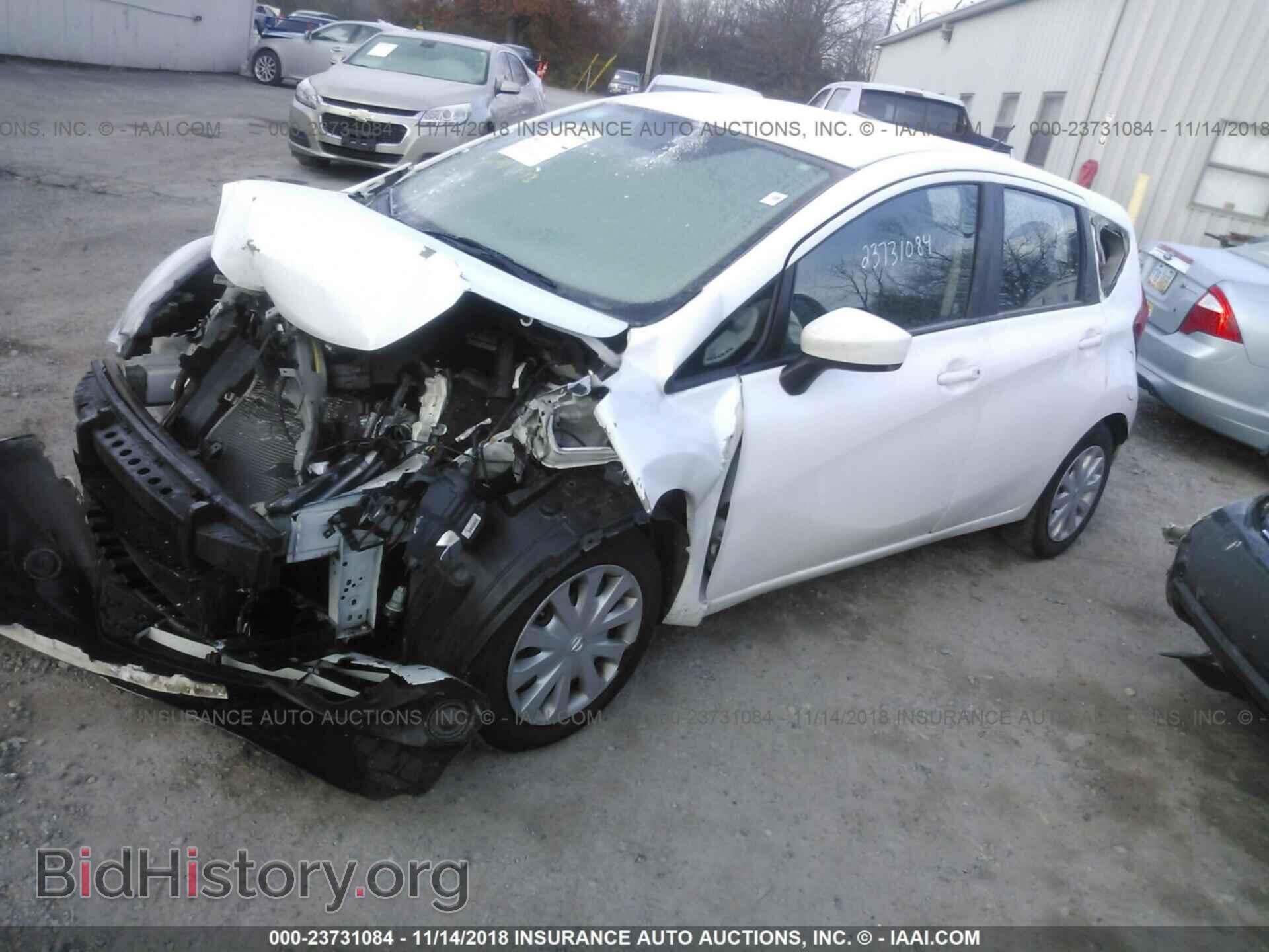 2015 Nissan Versa note - VIN: 3N1CE2CP1FL404166 - Фото 2
