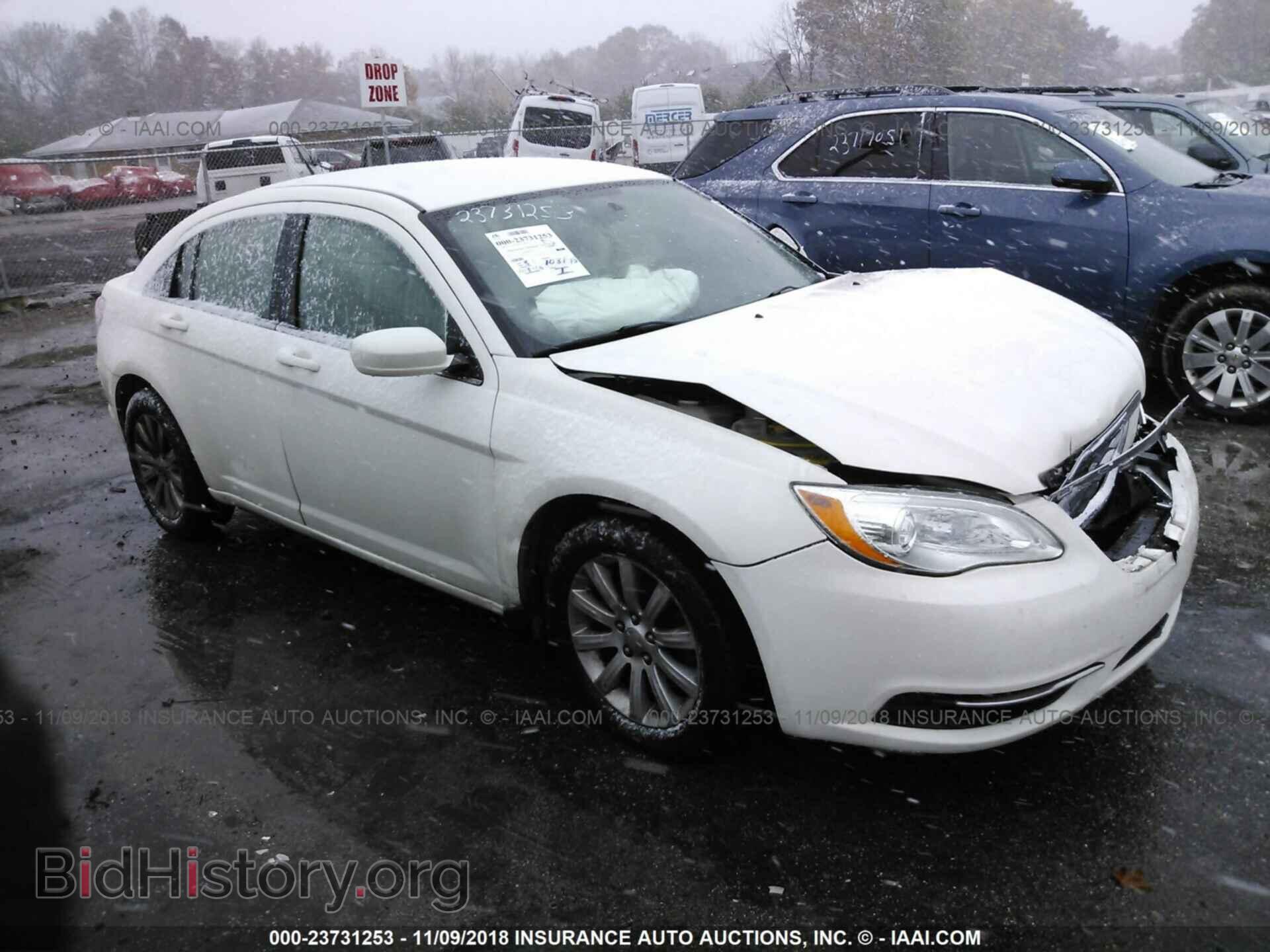 Photo 1C3BC1FB1BN522208 - CHRYSLER 200 2011