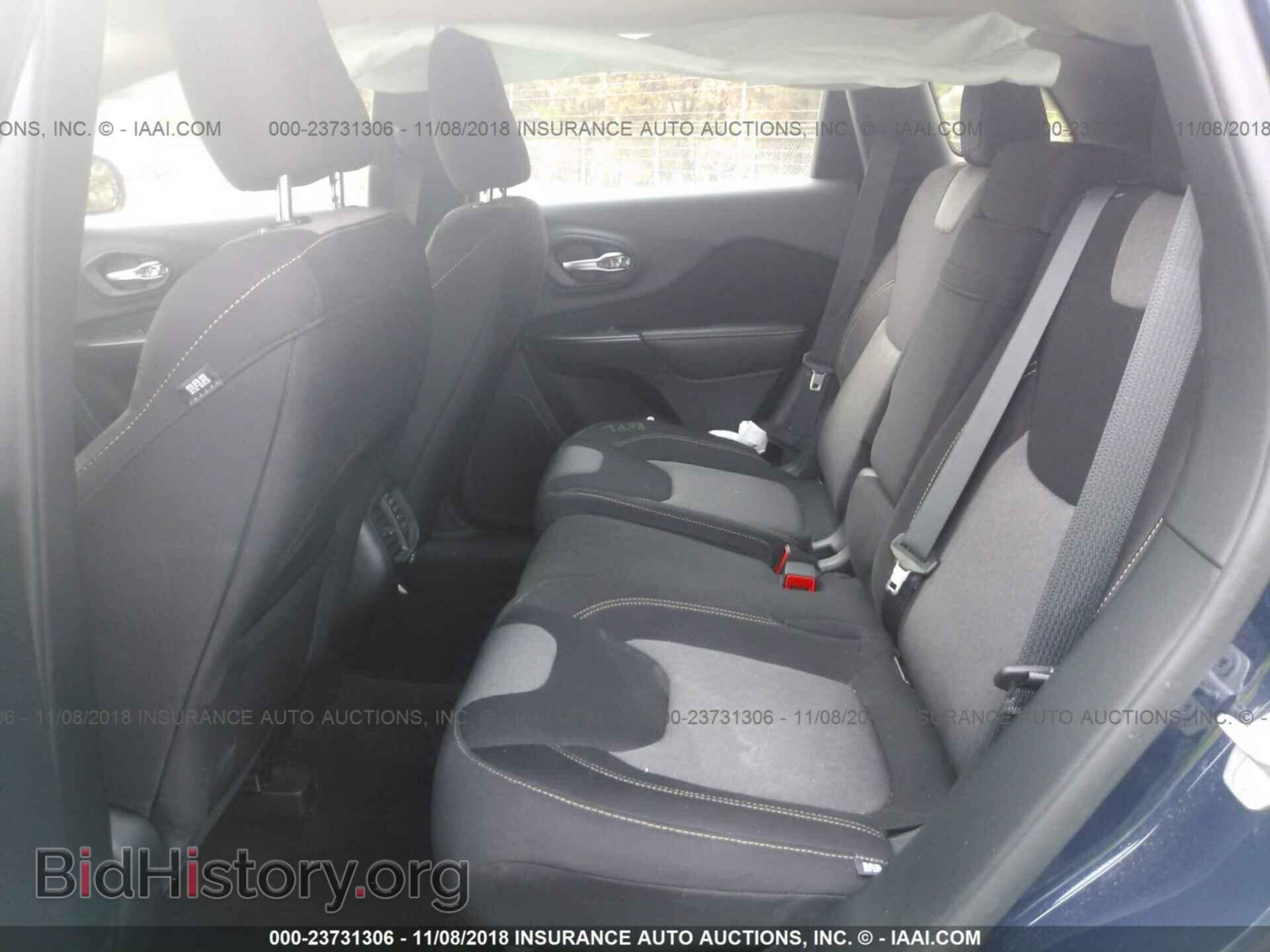2015 Jeep Cherokee - VIN: 1C4PJMAB2FW777739 - Фото 8