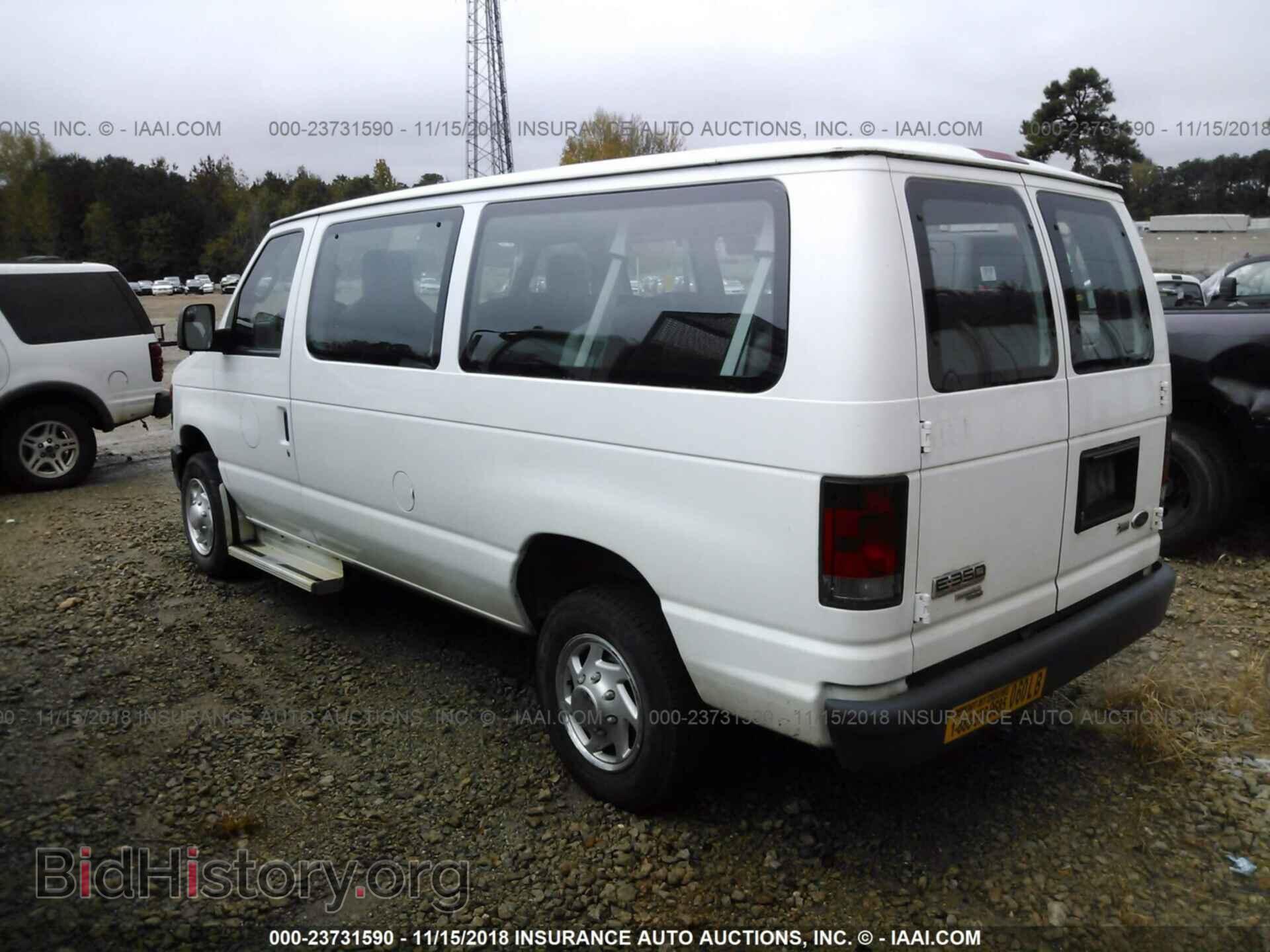 2011 Ford Econoline - VIN: 1FBNE3BL5BDA01774 - Photo 3