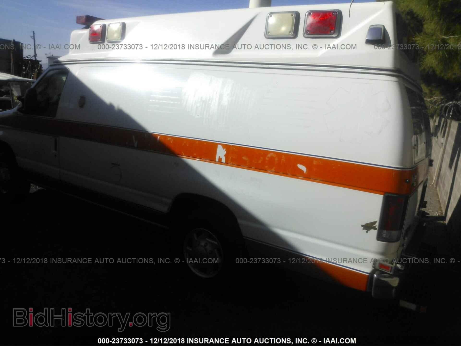 2011 Ford Econoline - VIN: 1FDSS3ES6BDA75596 - Photo 3
