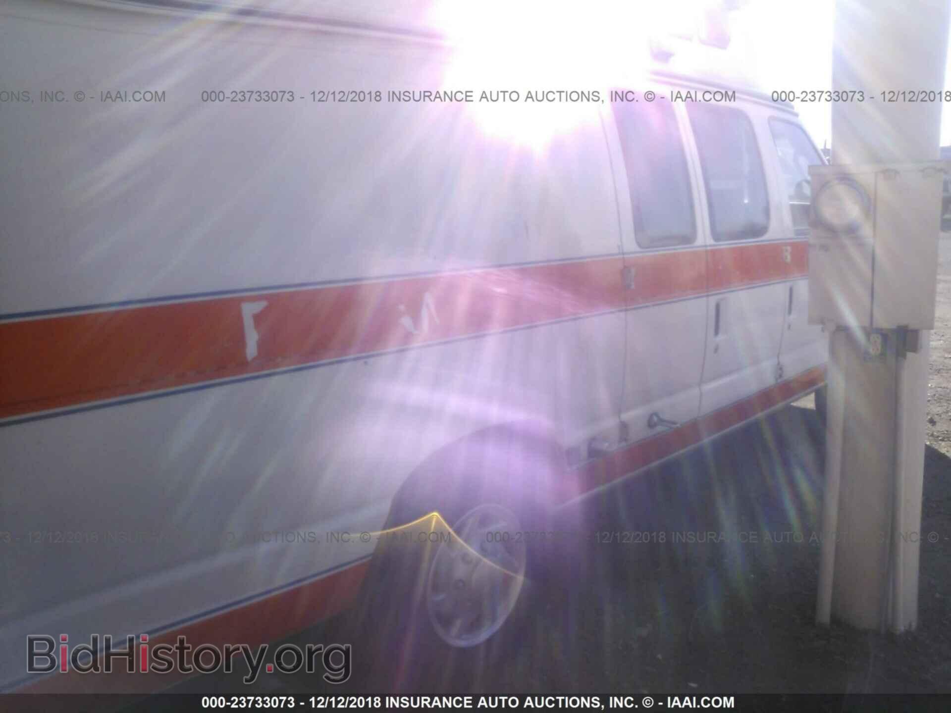 2011 Ford Econoline - VIN: 1FDSS3ES6BDA75596 - Photo 4