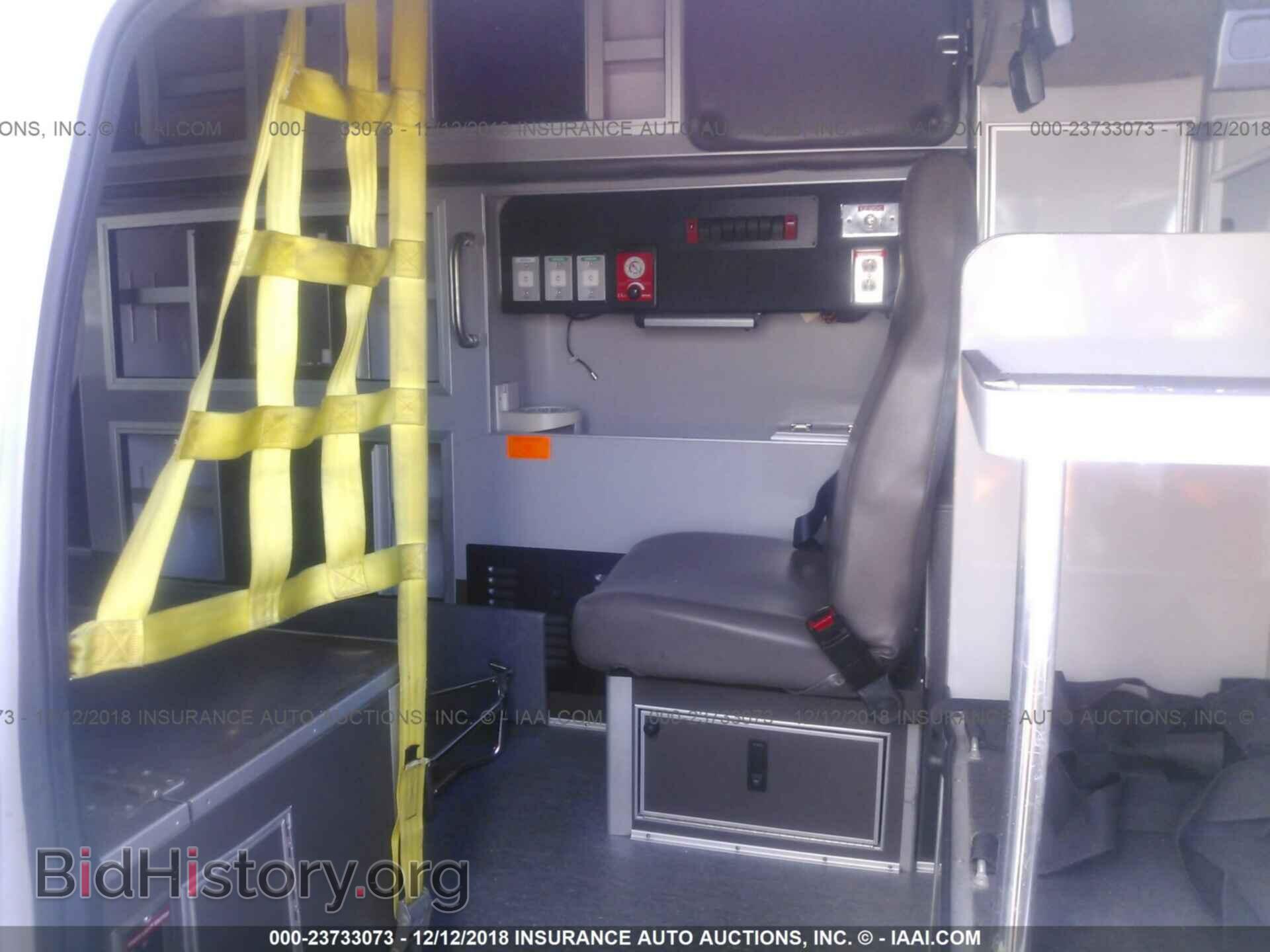 2011 Ford Econoline - VIN: 1FDSS3ES6BDA75596 - Photo 8