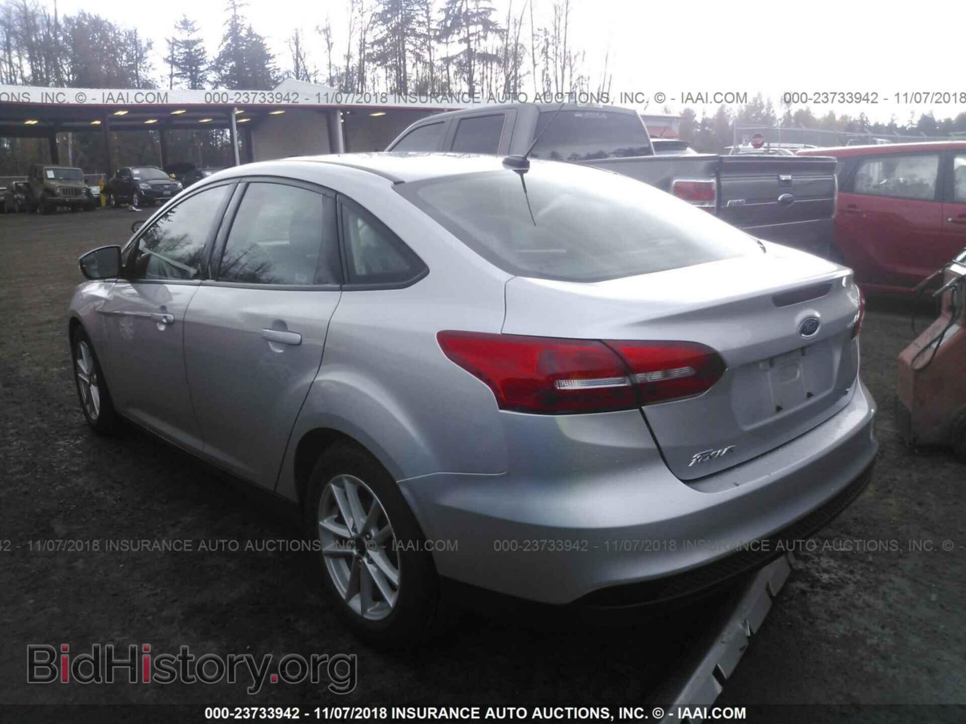 2017 Ford Focus - VIN: 1FADP3F29HL267564 - Фото 3