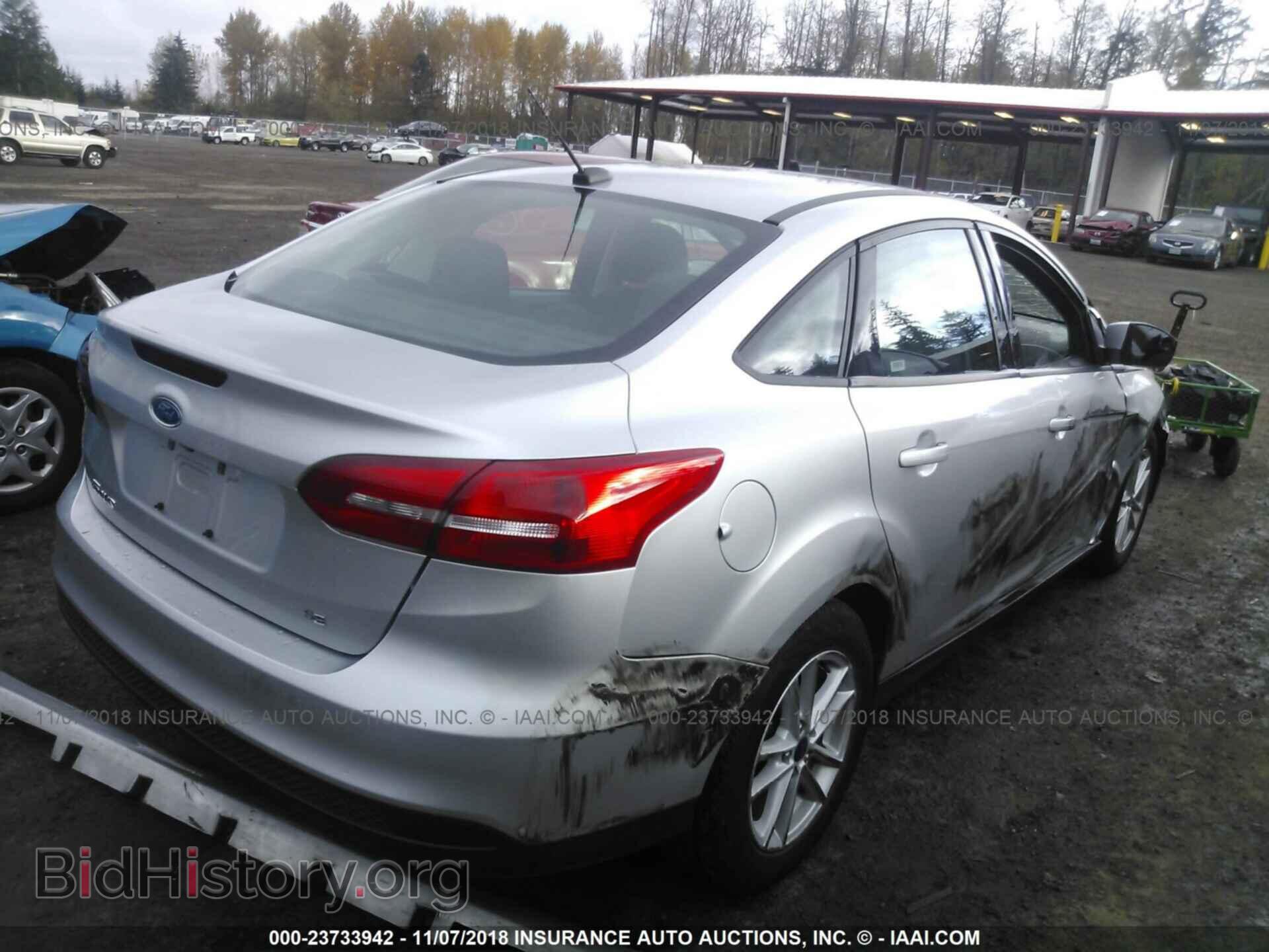 2017 Ford Focus - VIN: 1FADP3F29HL267564 - Фото 4