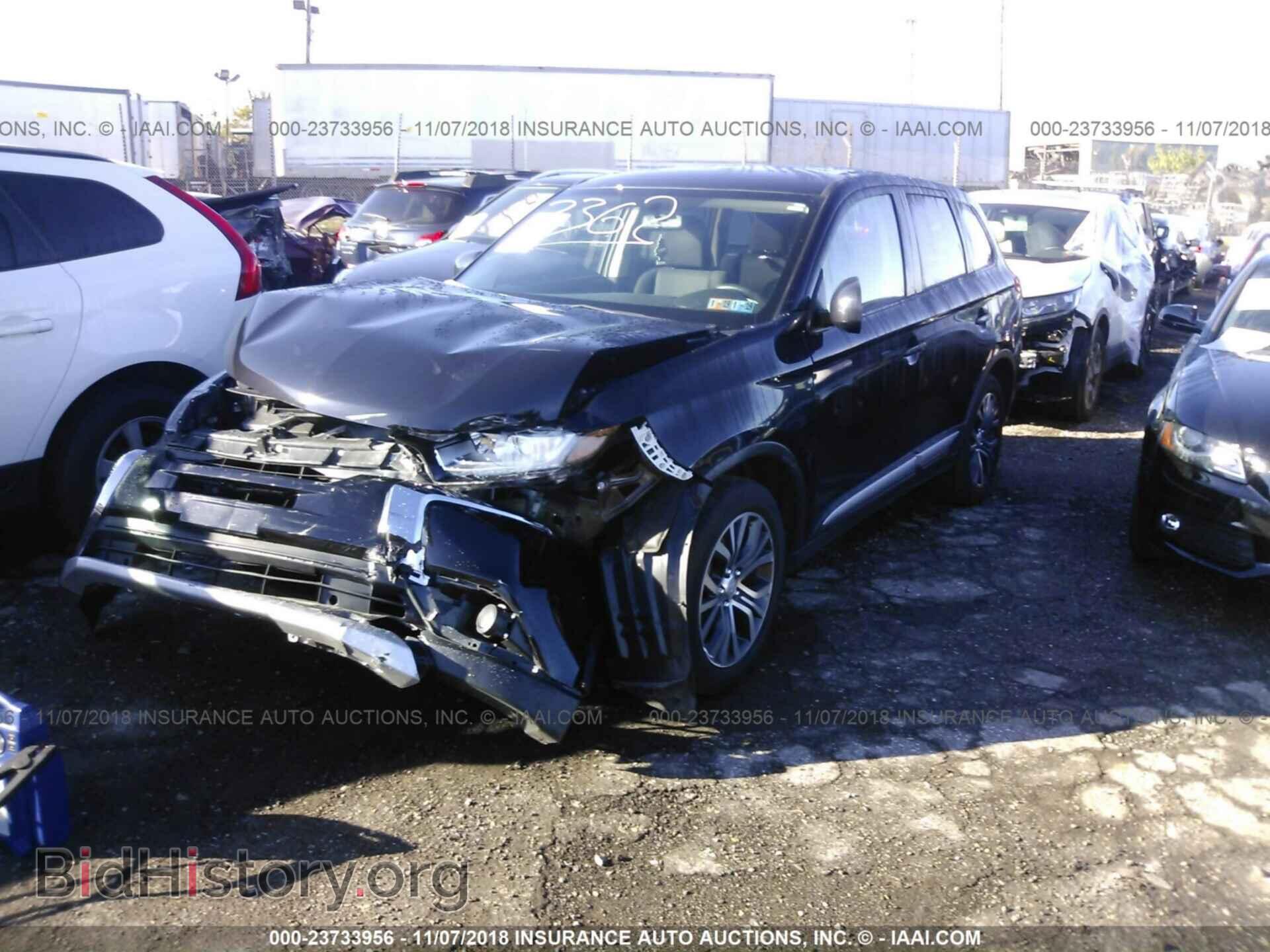 2017 Mitsubishi Outlander - VIN: JA4AD2A33HZ066735 - Фото 2