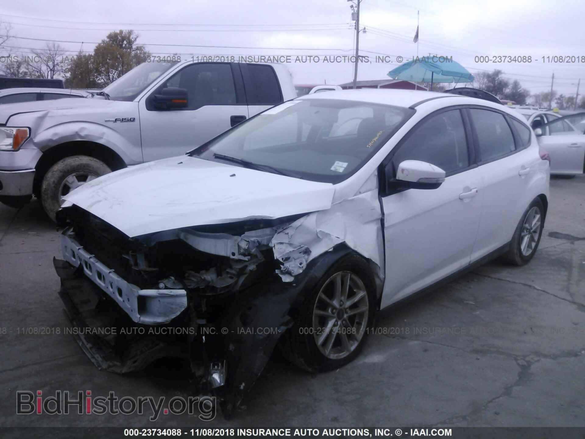 2016 Ford Focus - VIN: 1FADP3K23GL276636 - Фото 2