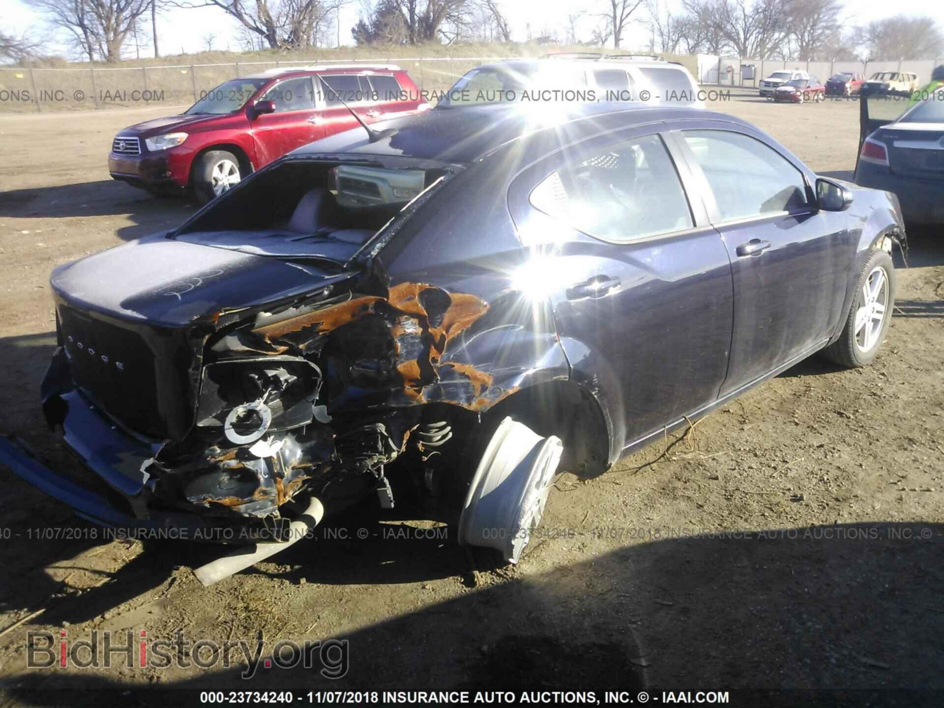 2011 Dodge Avenger - VIN: 1B3BD1FB3BN526318 - Photo 4