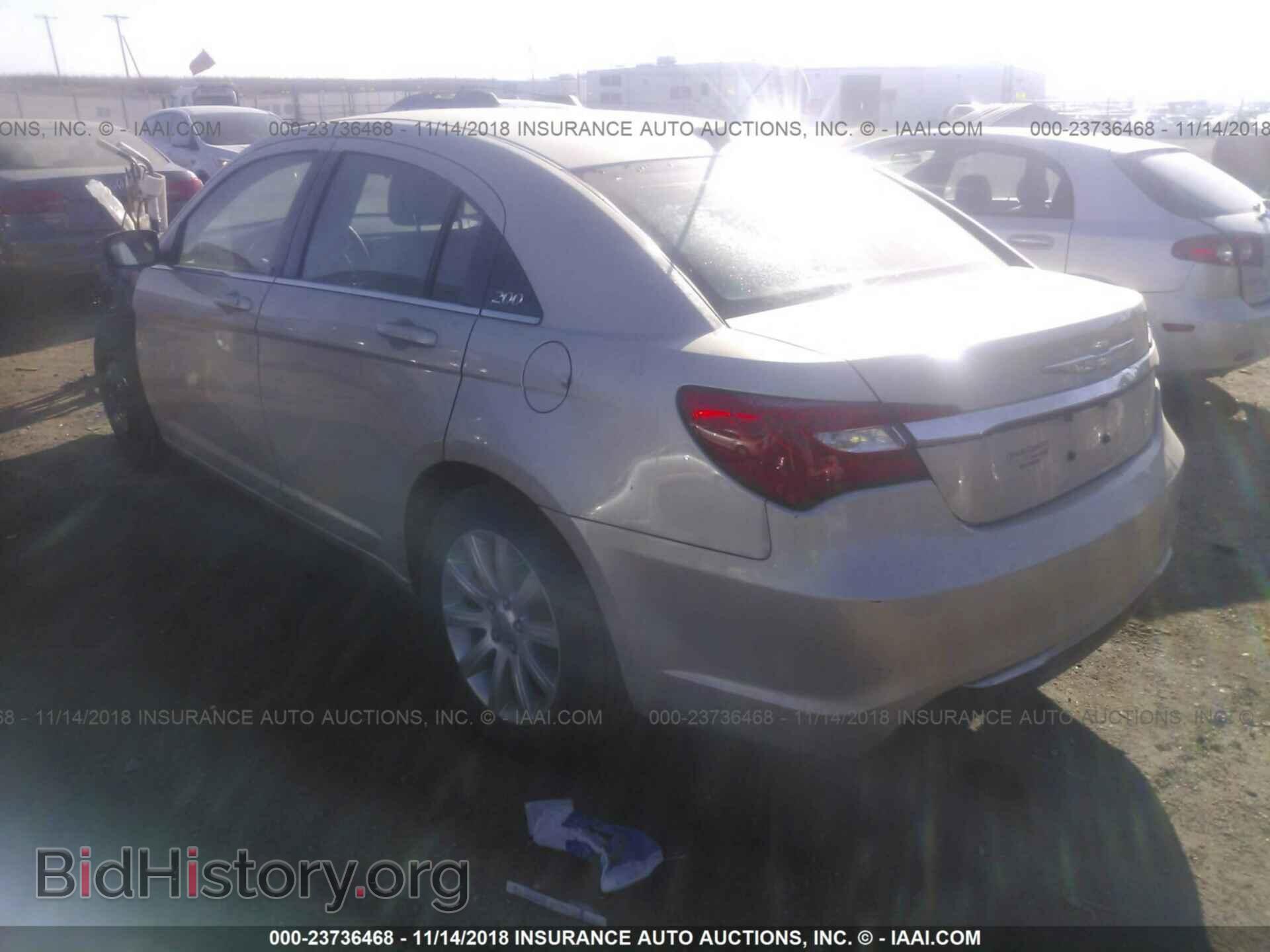 2013 Chrysler 200 - VIN: 1C3CCBBB4DN655256 - Фото 3