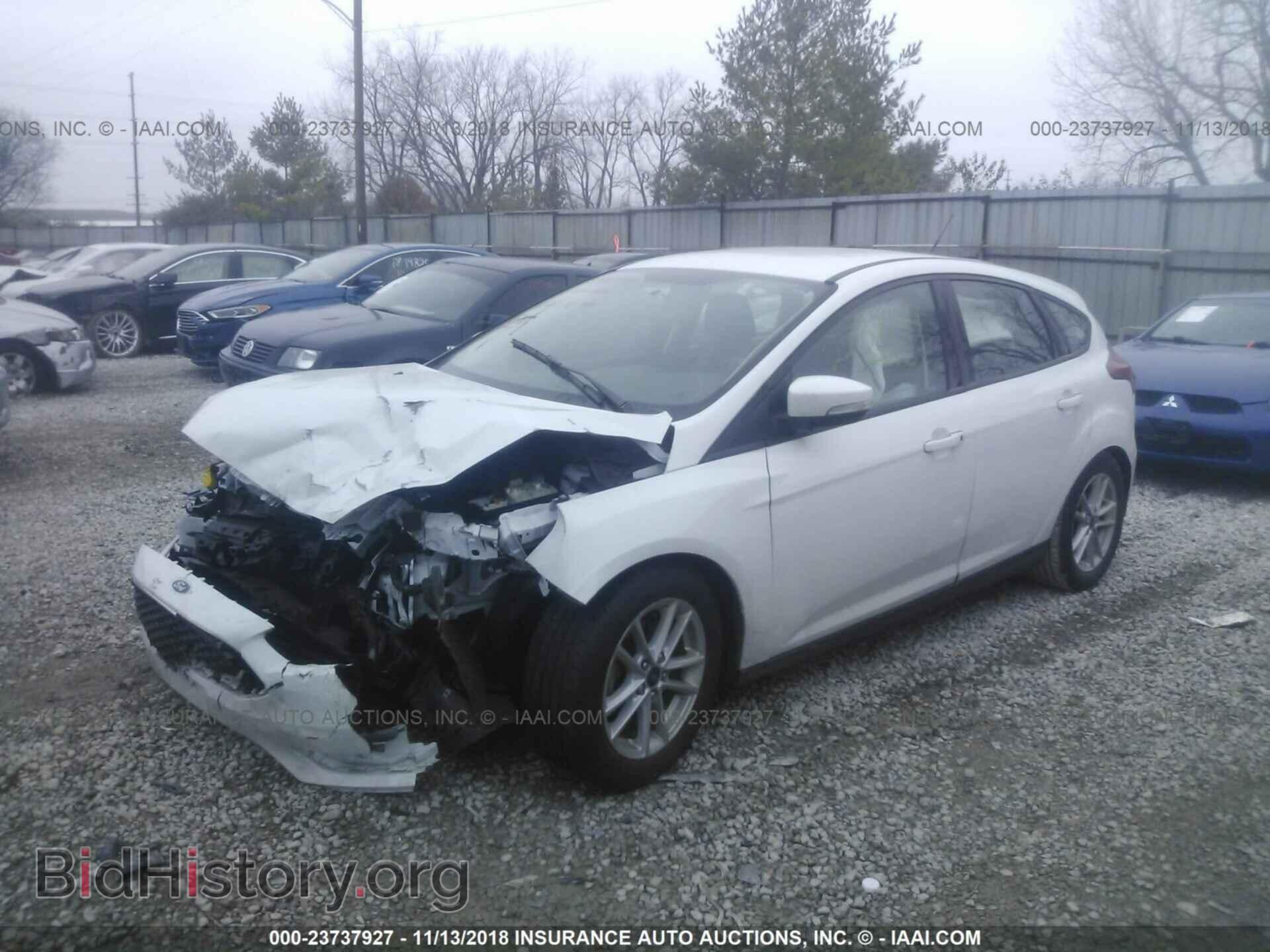 2017 Ford Focus - VIN: 1FADP3K26HL323840 - Photo 2