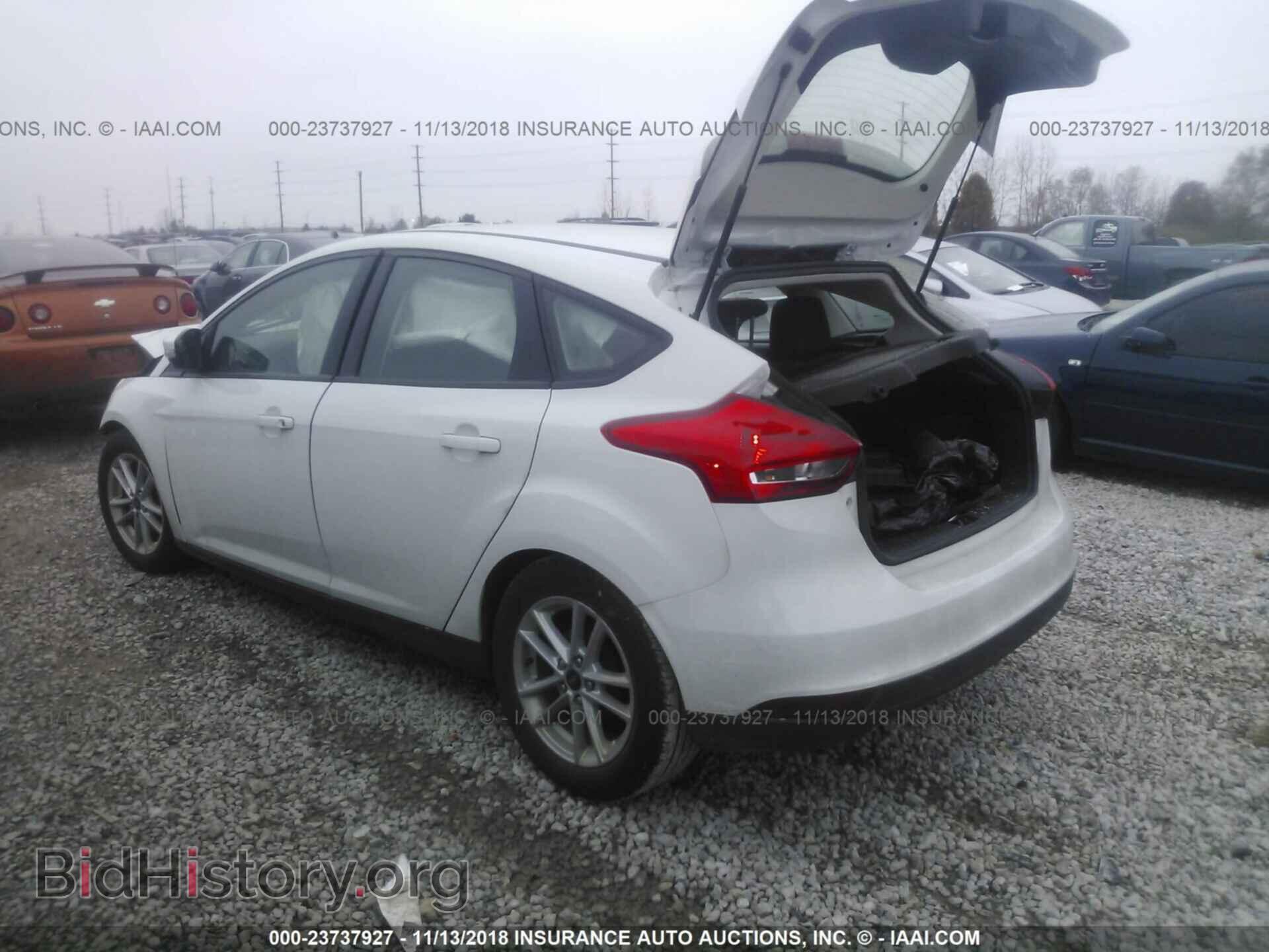 2017 Ford Focus - VIN: 1FADP3K26HL323840 - Photo 3