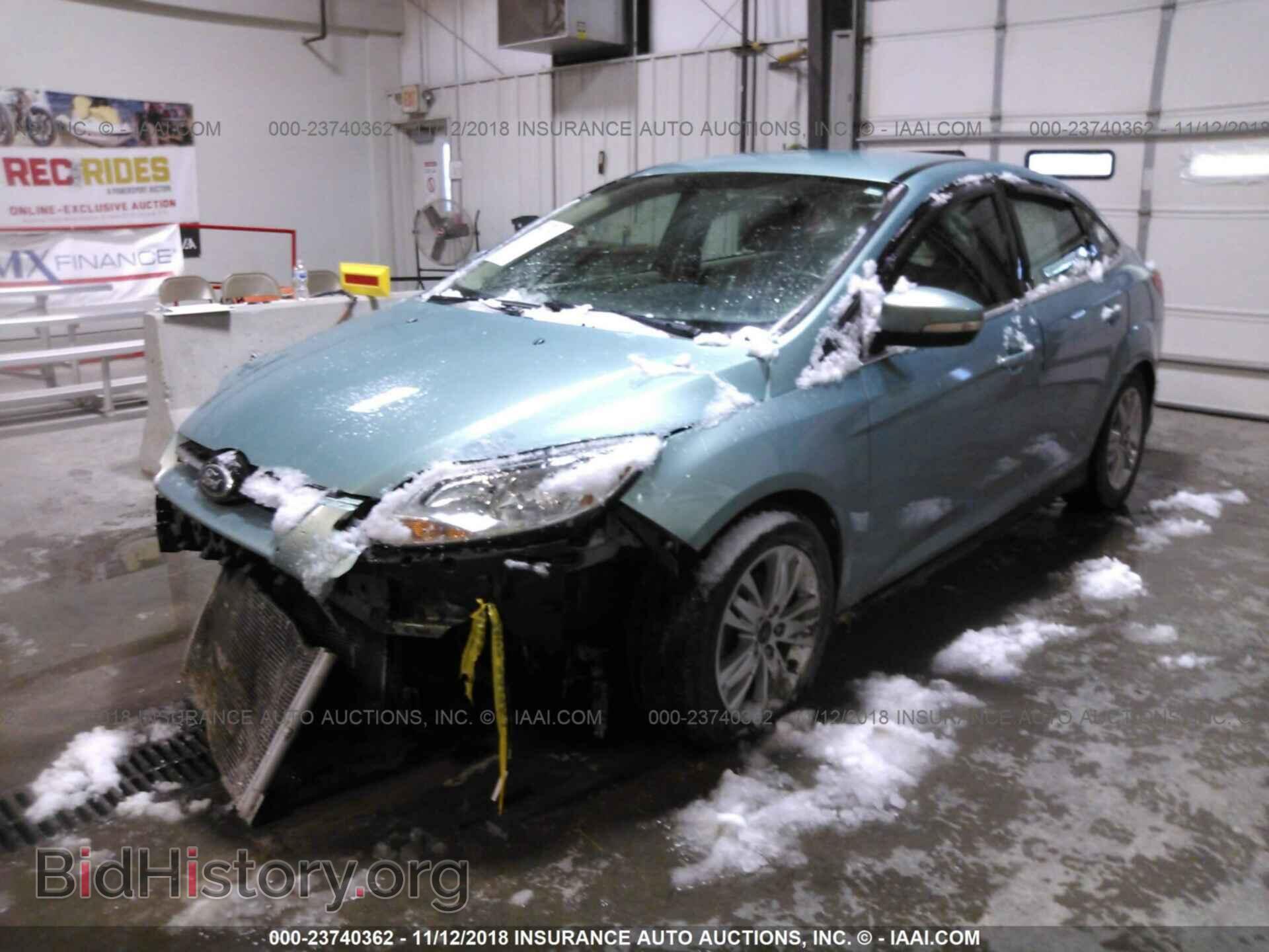 2012 Ford Focus - VIN: 1FAHP3H24CL142074 - Photo 2