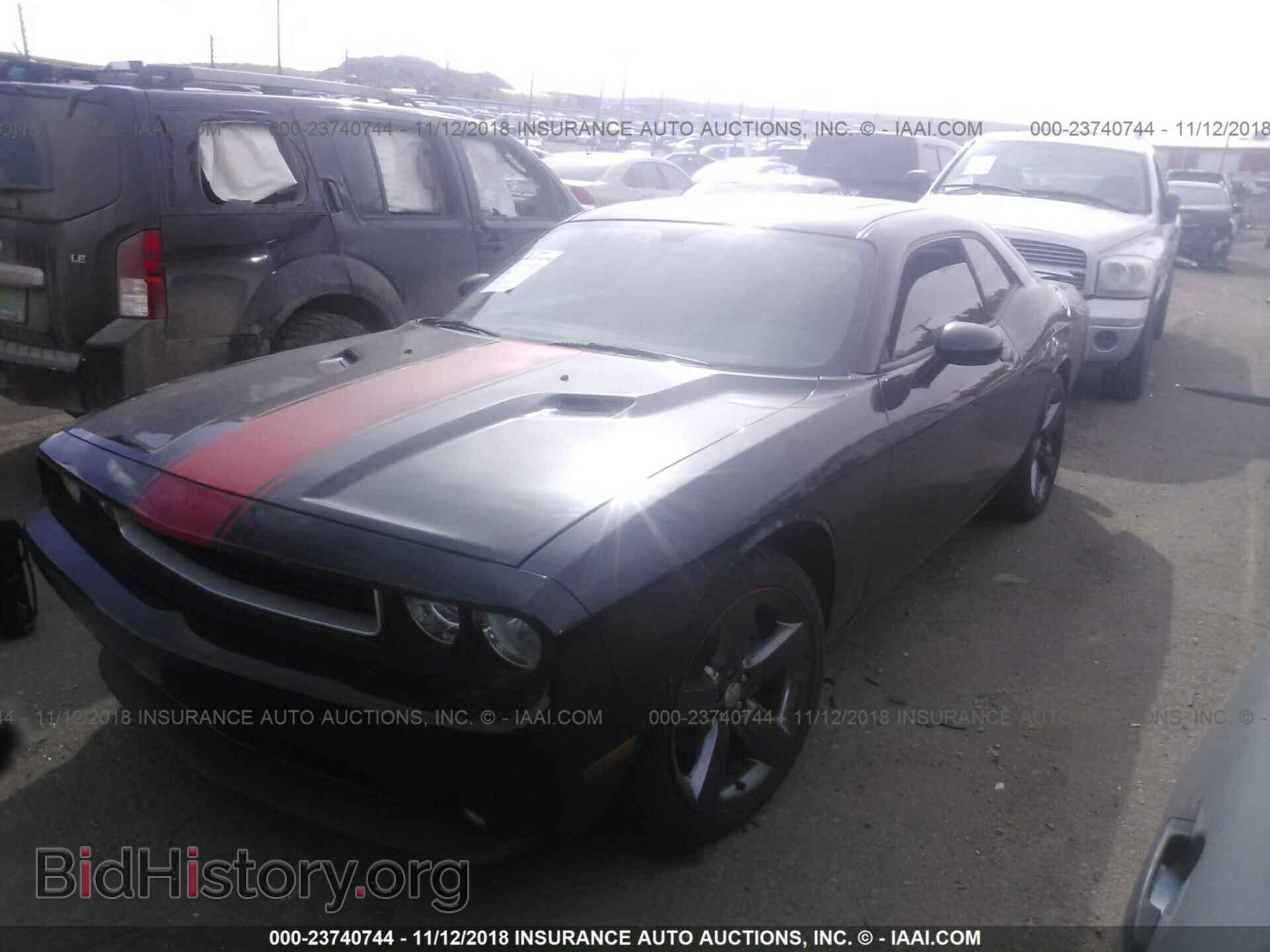 2012 Dodge Challenger - VIN: 2C3CDYAG2CH292086 - Photo 2