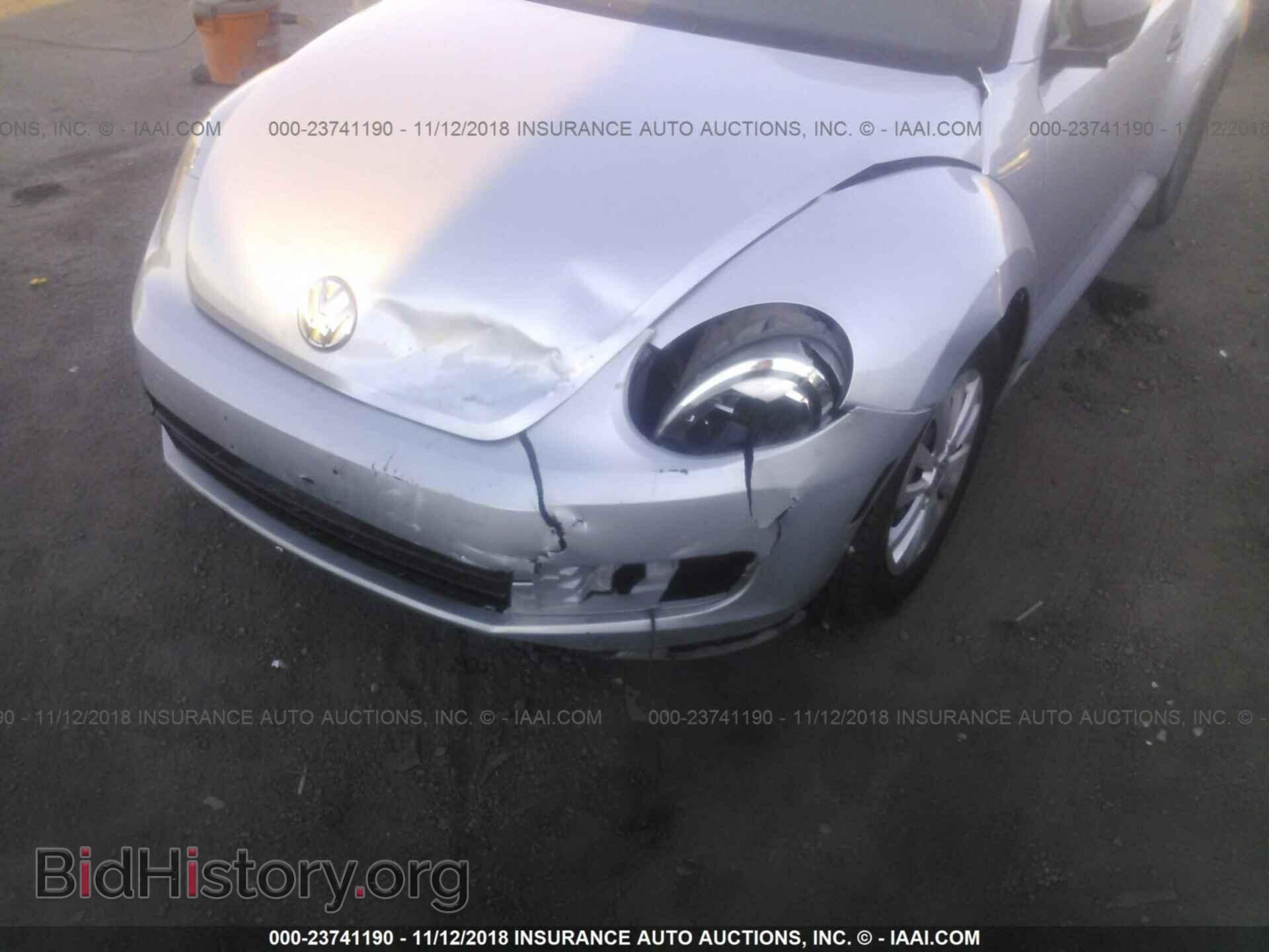 2012 Volkswagen Beetle - VIN: 3VWFP7AT3CM623229 - Фото 6