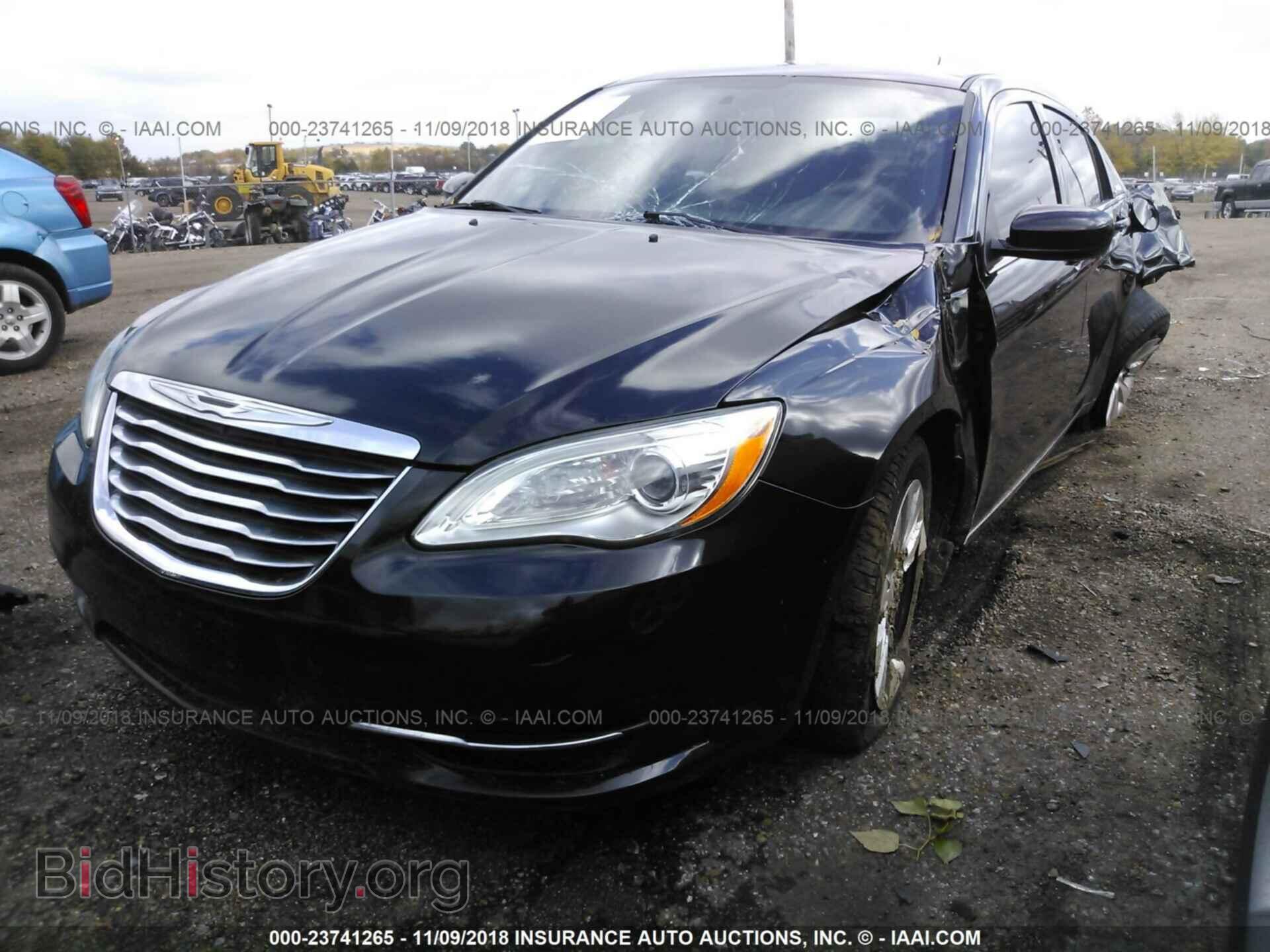 2012 CHRYSLER 200 - VIN: 1C3CCBAB8CN167024 - Фото 2