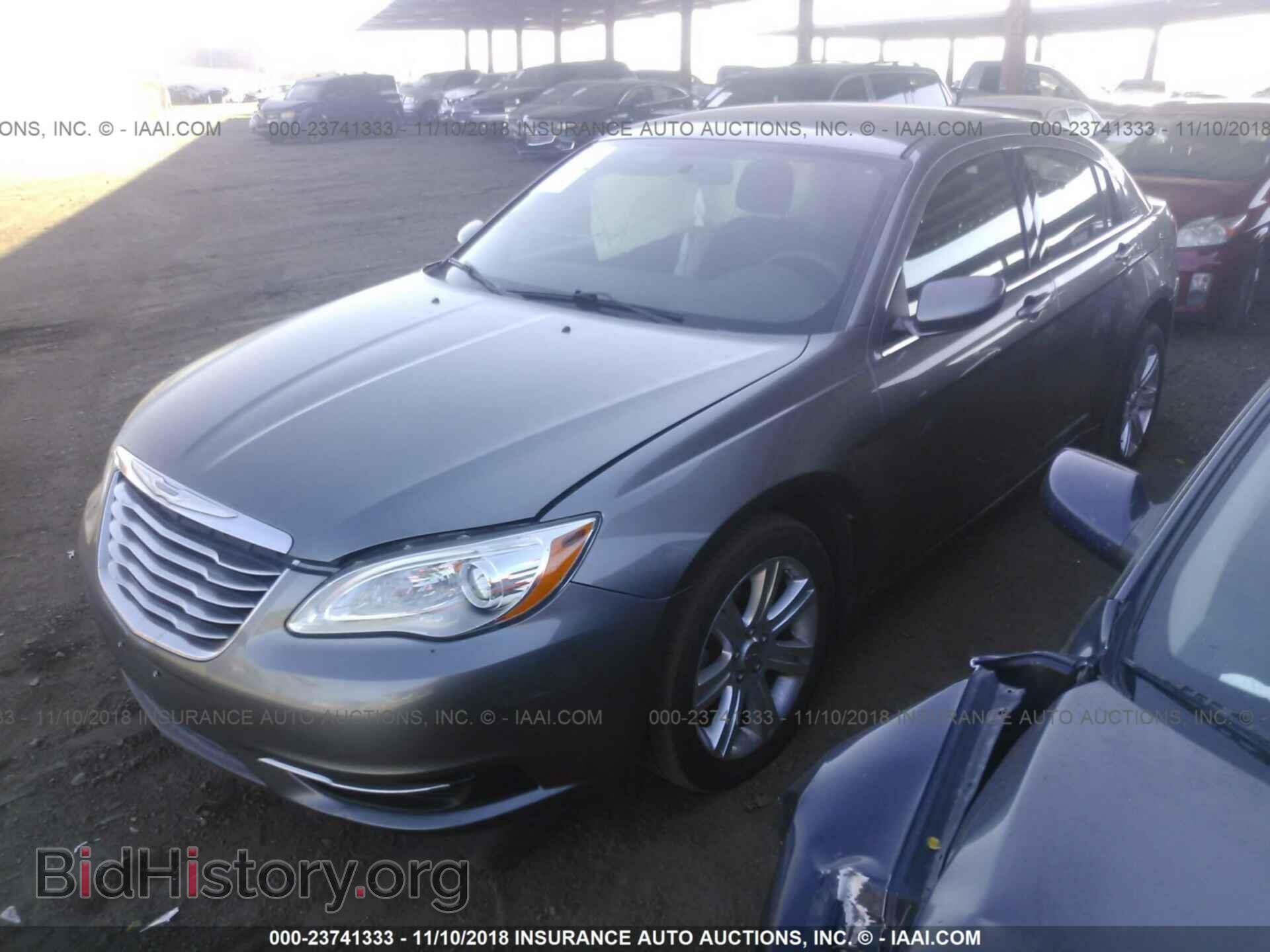 2013 Chrysler 200 - VIN: 1C3CCBAB3DN761585 - Photo 2