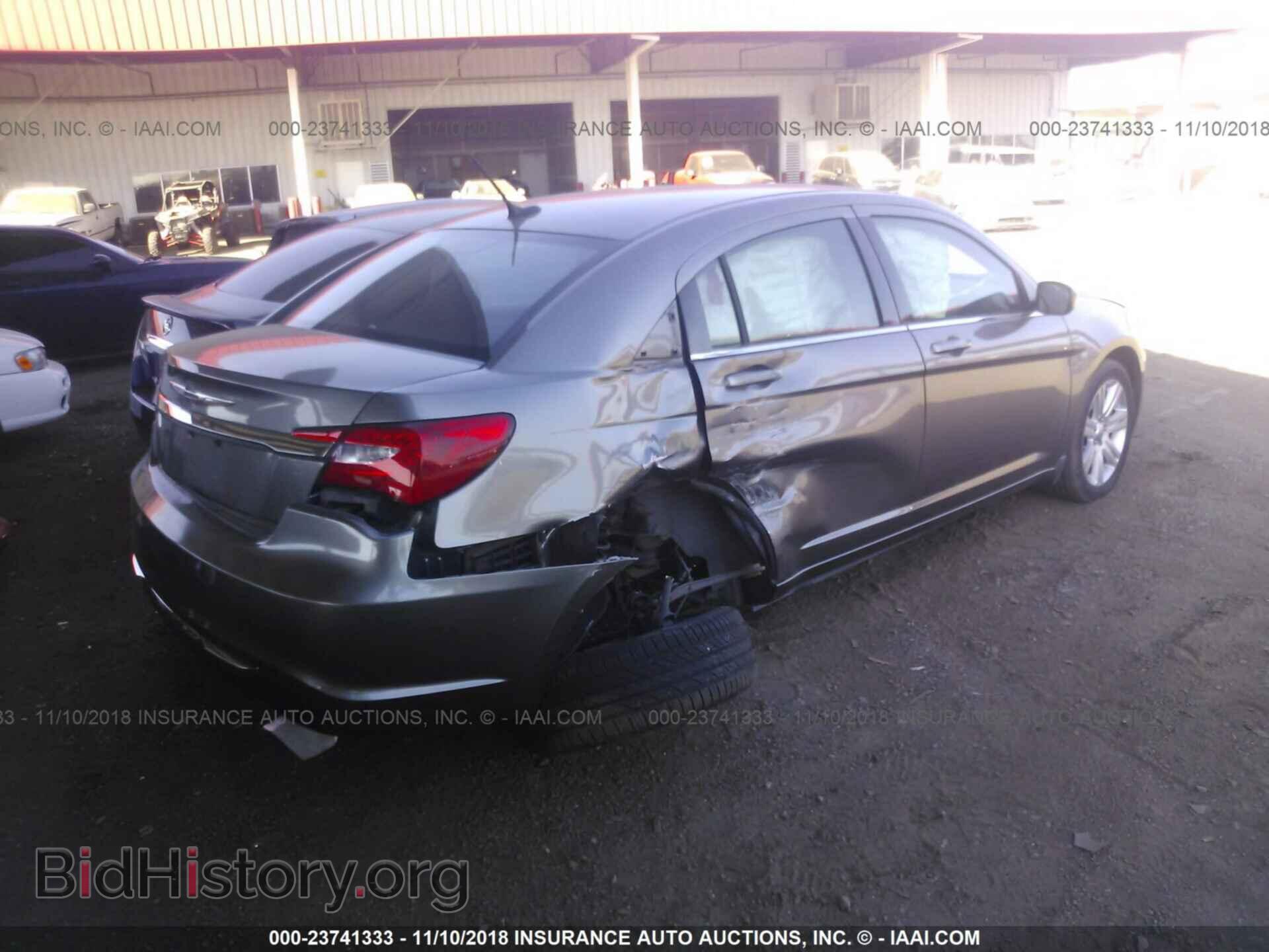 2013 Chrysler 200 - VIN: 1C3CCBAB3DN761585 - Photo 4
