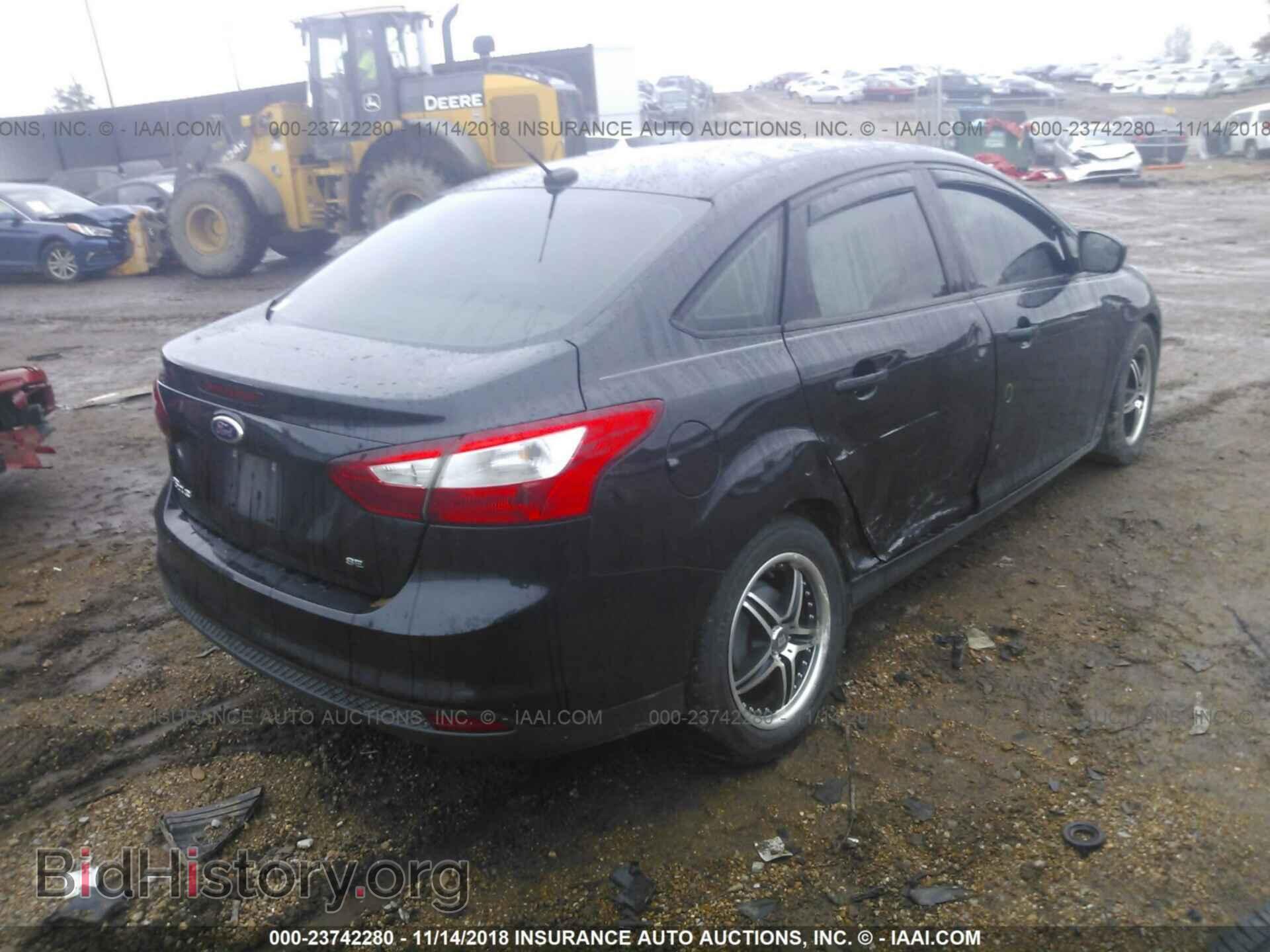 2012 Ford Focus - VIN: 1FAHP3F28CL352535 - Photo 4