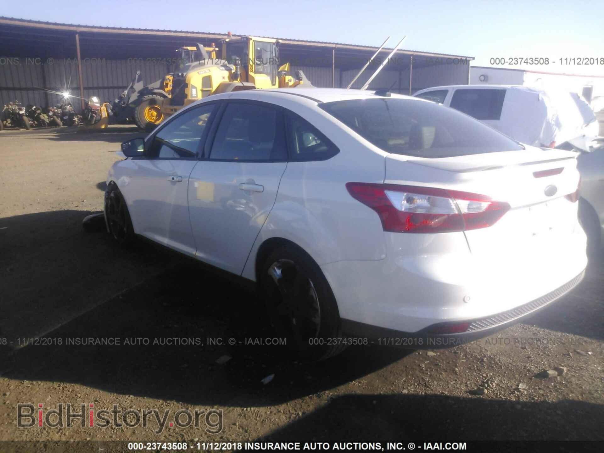 2012 Ford Focus - VIN: 1FAHP3J25CL356288 - Photo 3