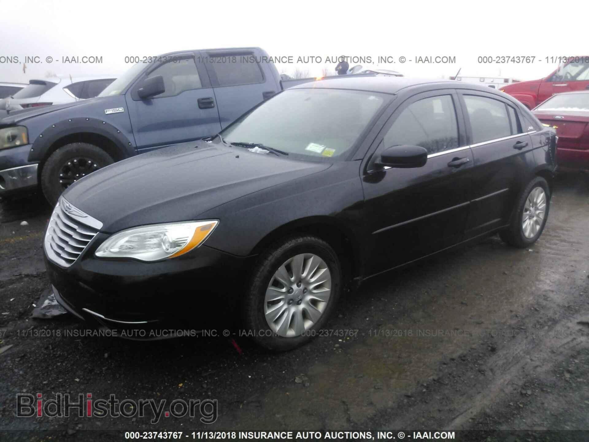 2011 Chrysler 200 - VIN: 1C3BC4FB0BN566699 - Фото 2