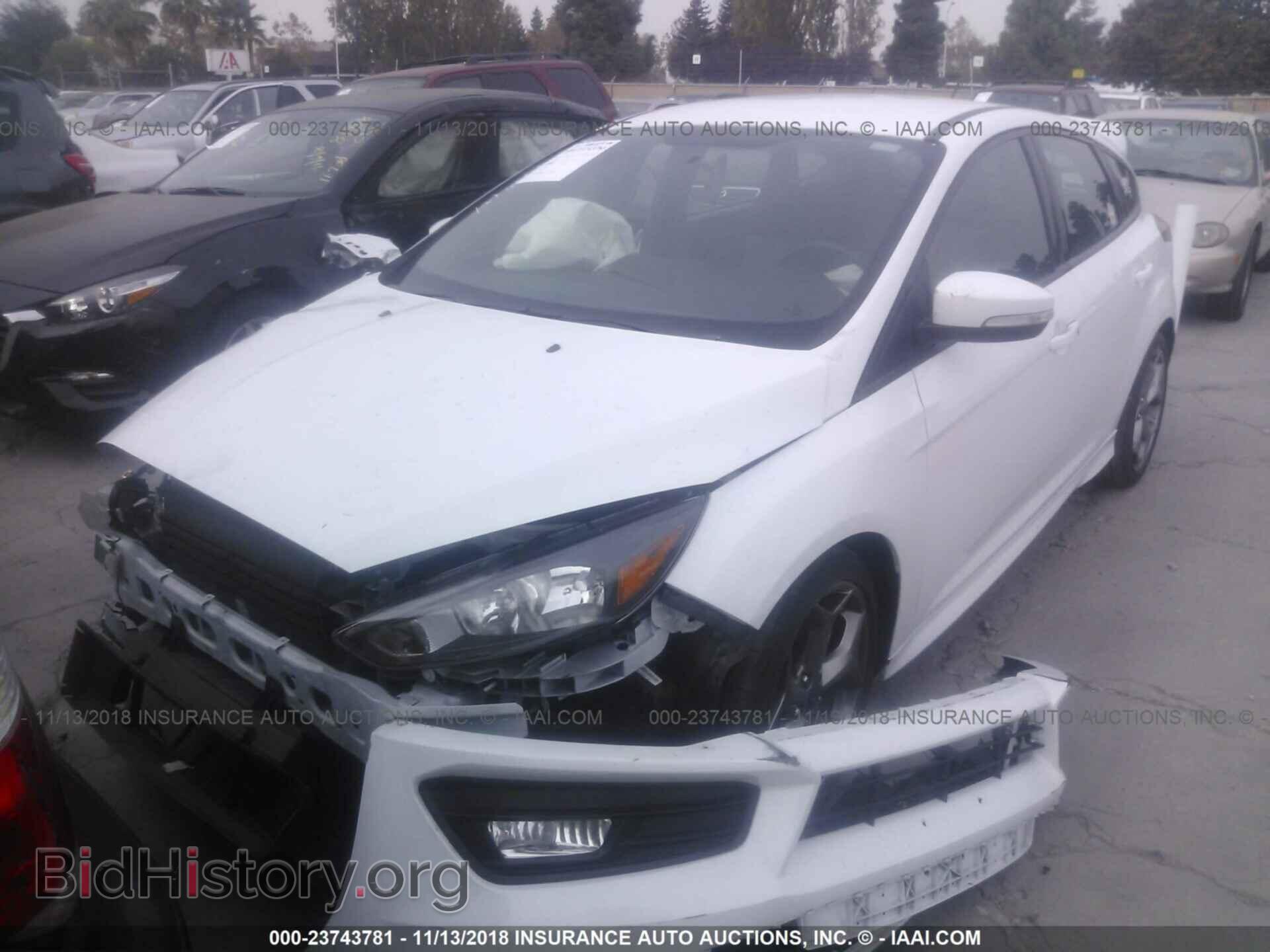 2017 Ford Focus - VIN: 1FADP3L92HL214755 - Фото 2