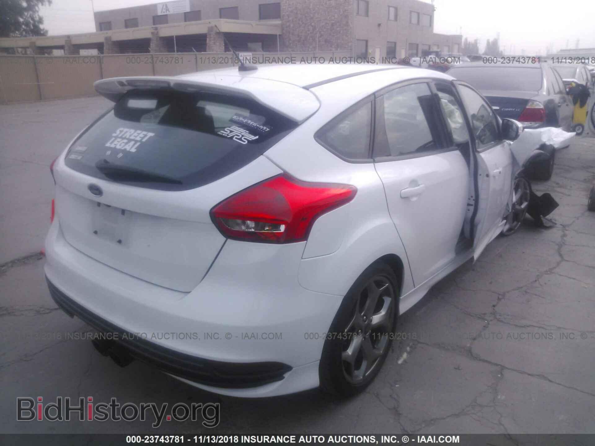 2017 Ford Focus - VIN: 1FADP3L92HL214755 - Фото 4
