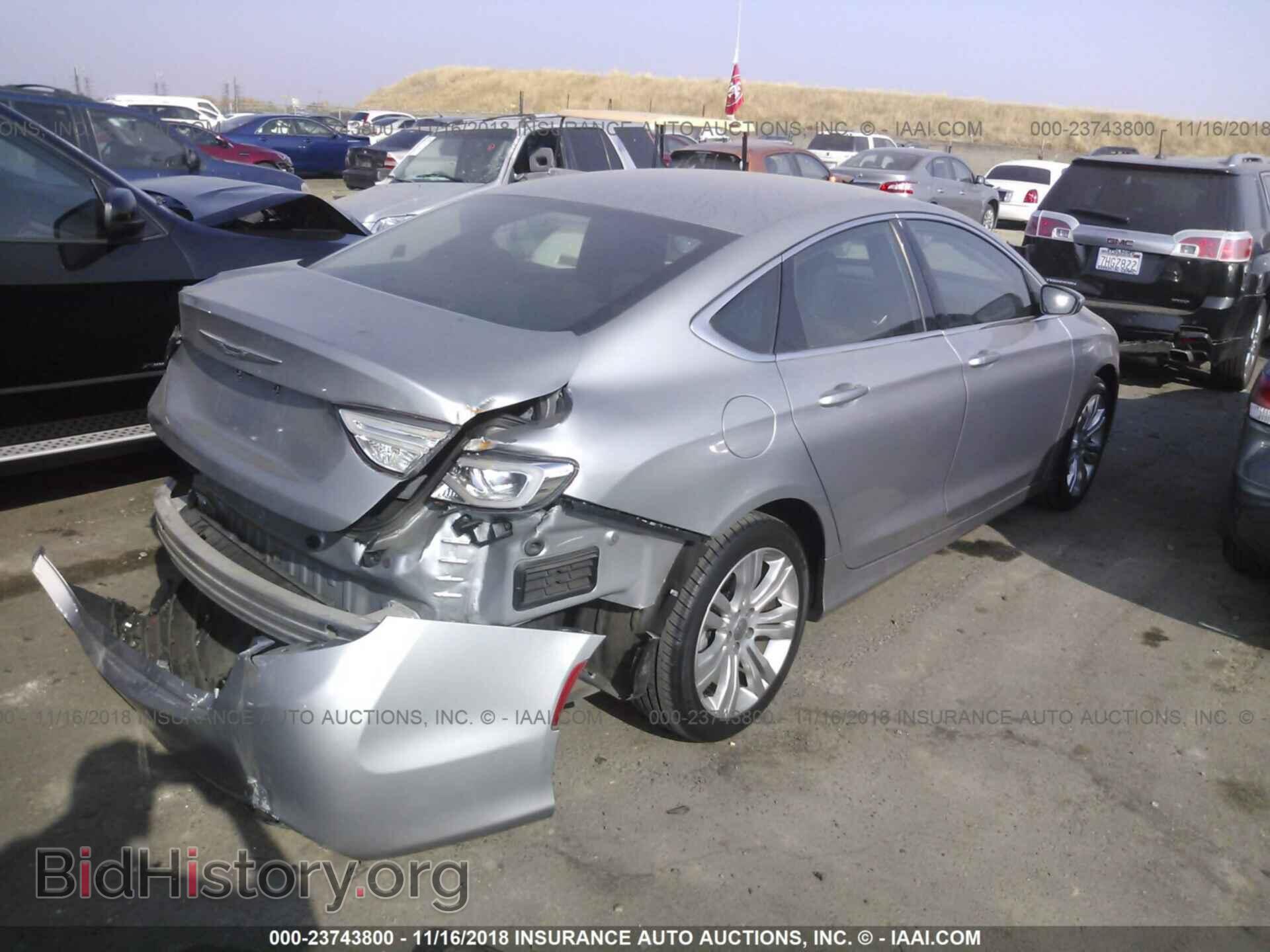 2015 Chrysler 200 - VIN: 1C3CCCAB2FN562245 - Photo 4