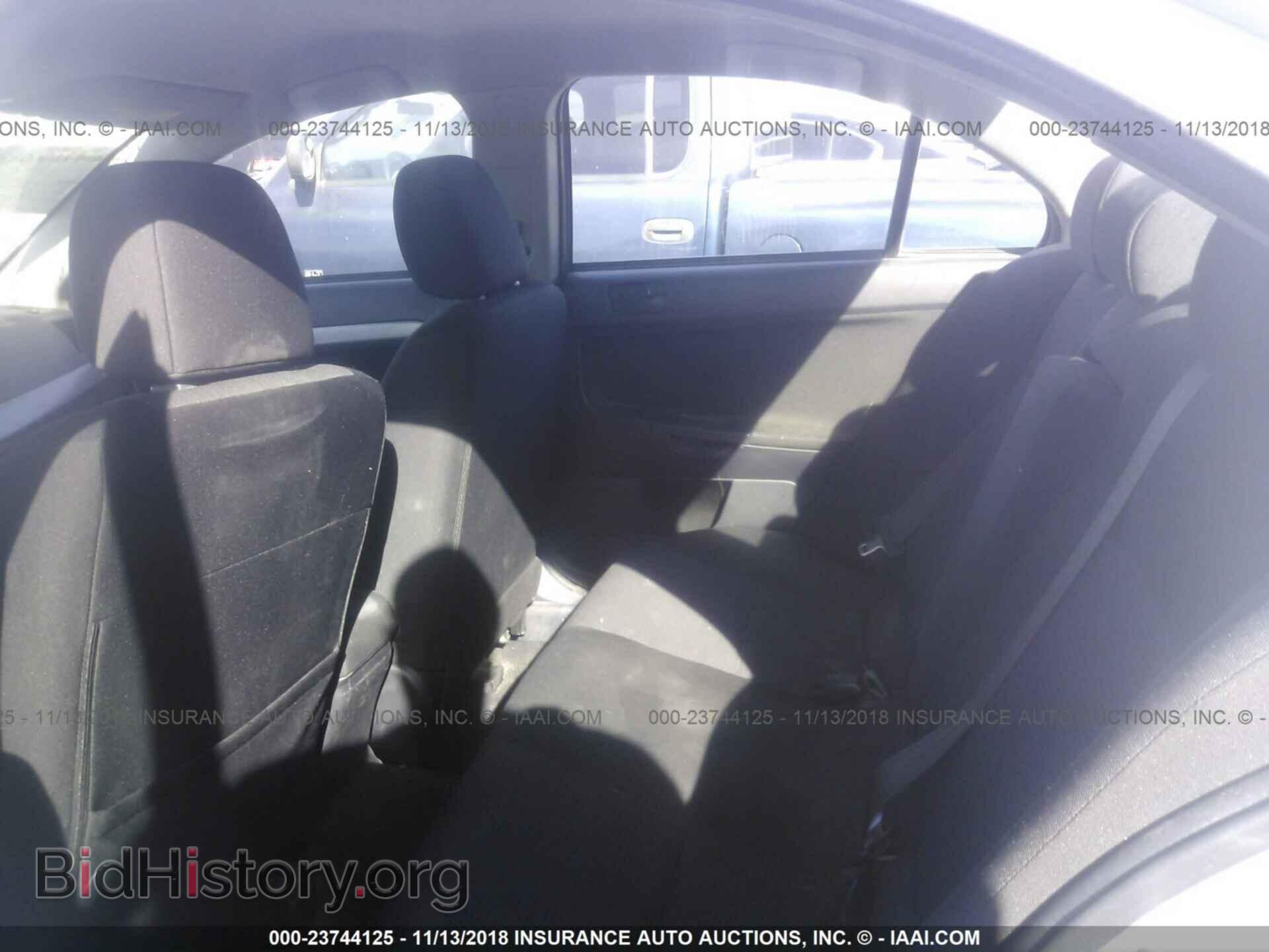 2011 Mitsubishi Lancer - VIN: JA32U2FU2BU012017 - Photo 8
