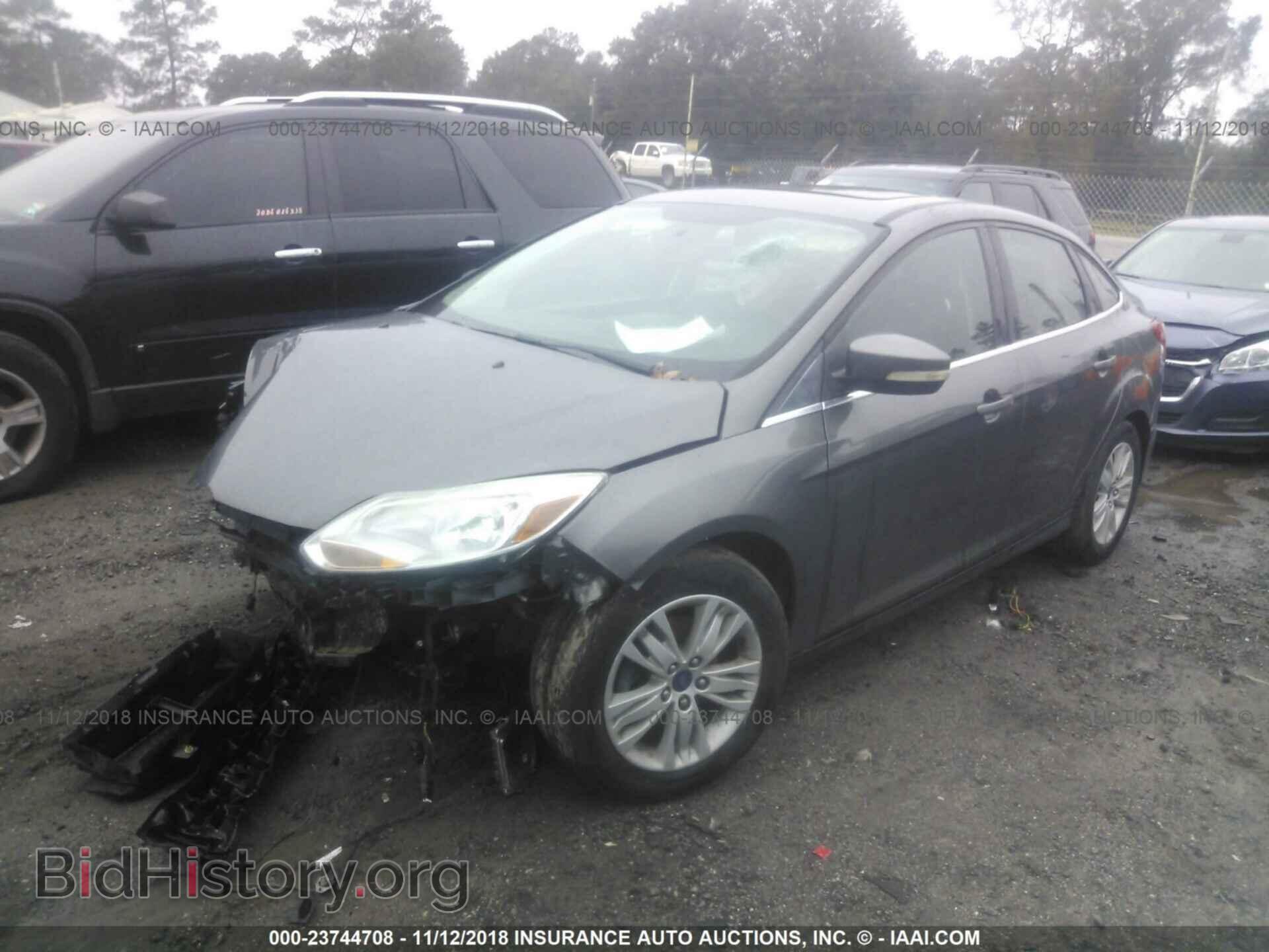 2012 Ford Focus - VIN: 1FAHP3H27CL331043 - Photo 2