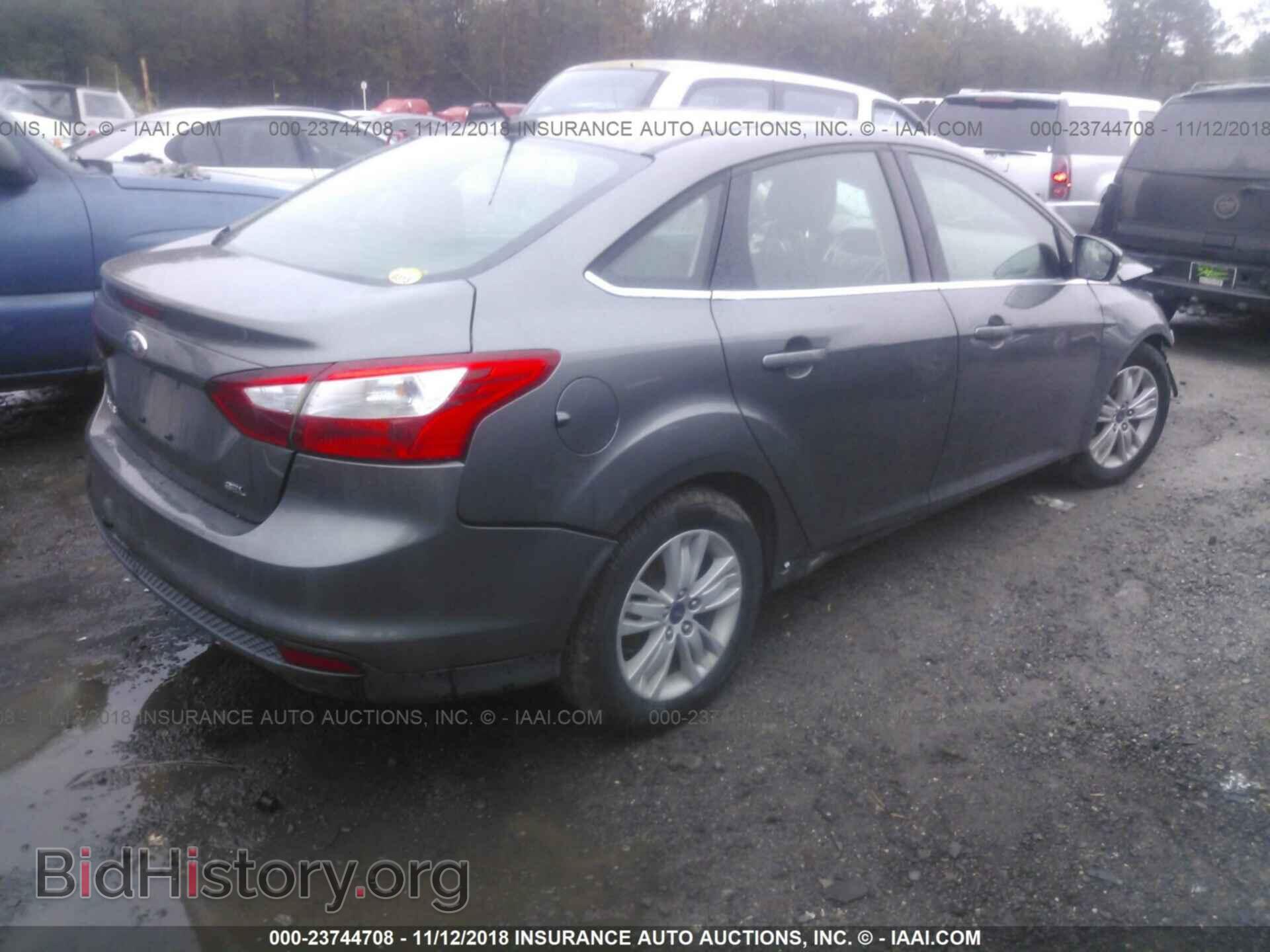 2012 Ford Focus - VIN: 1FAHP3H27CL331043 - Photo 4