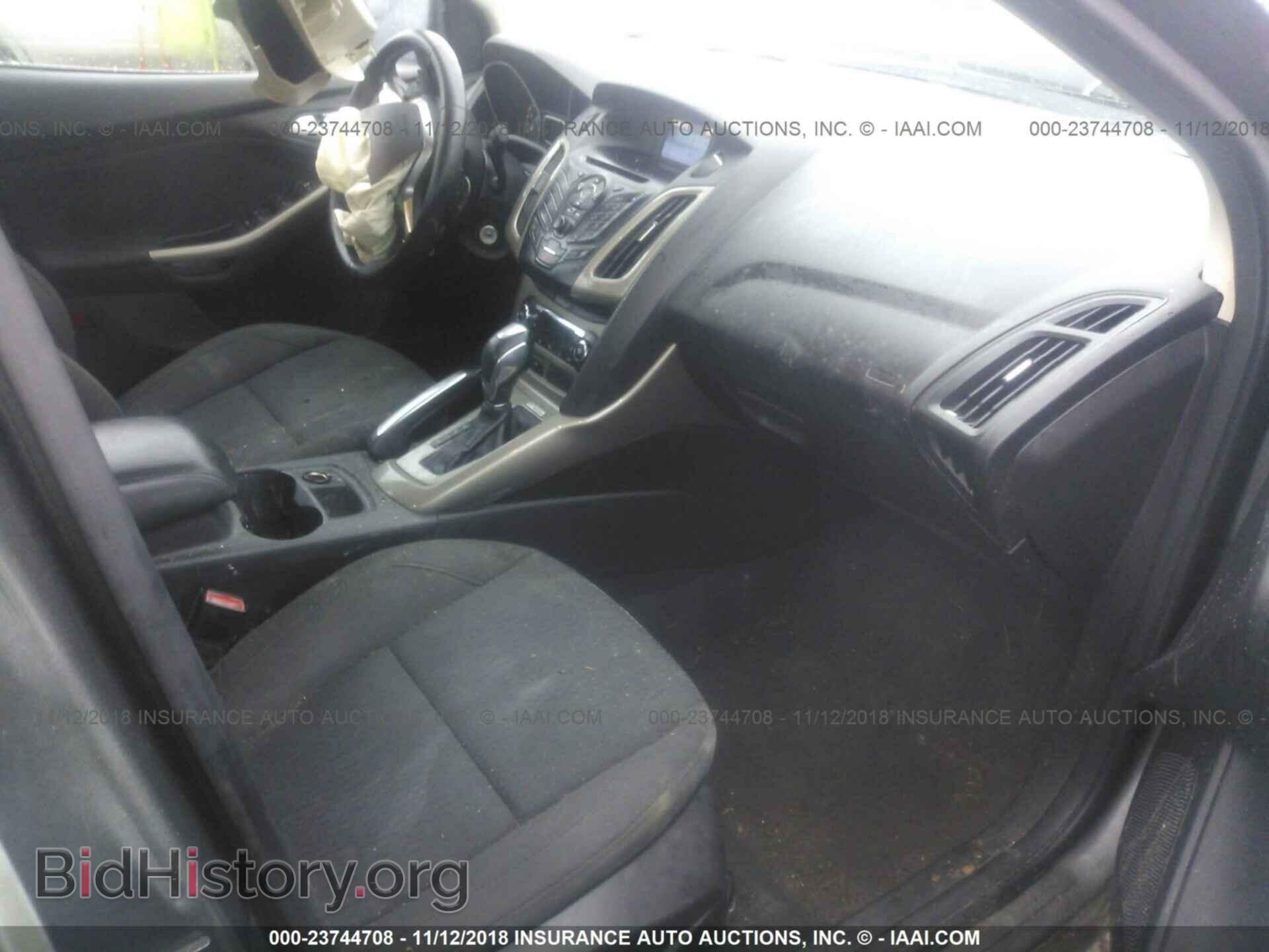 2012 Ford Focus - VIN: 1FAHP3H27CL331043 - Photo 5