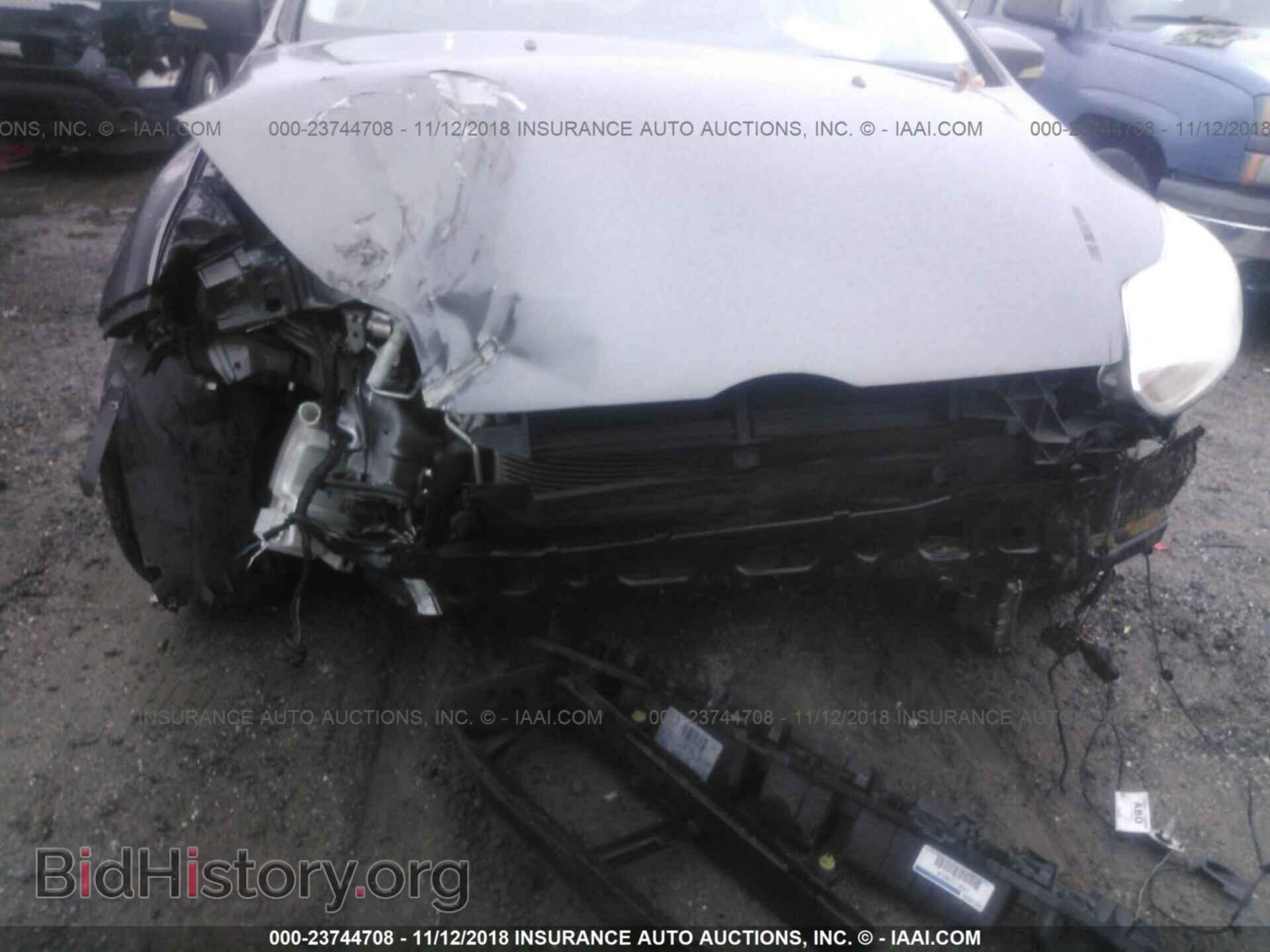 2012 Ford Focus - VIN: 1FAHP3H27CL331043 - Photo 6