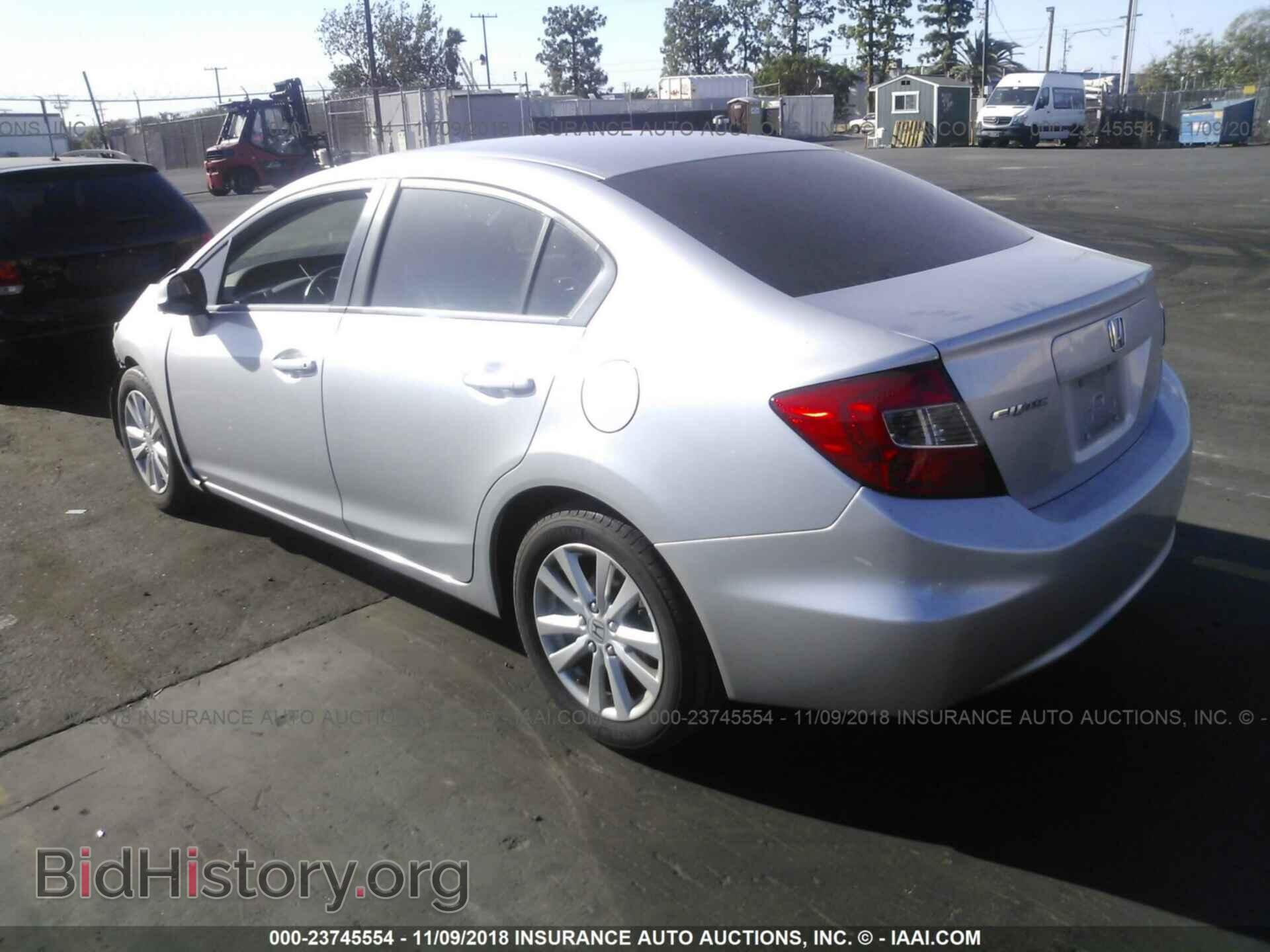 2012 Honda Civic - VIN: 19XFB2F83CE358024 - Photo 3