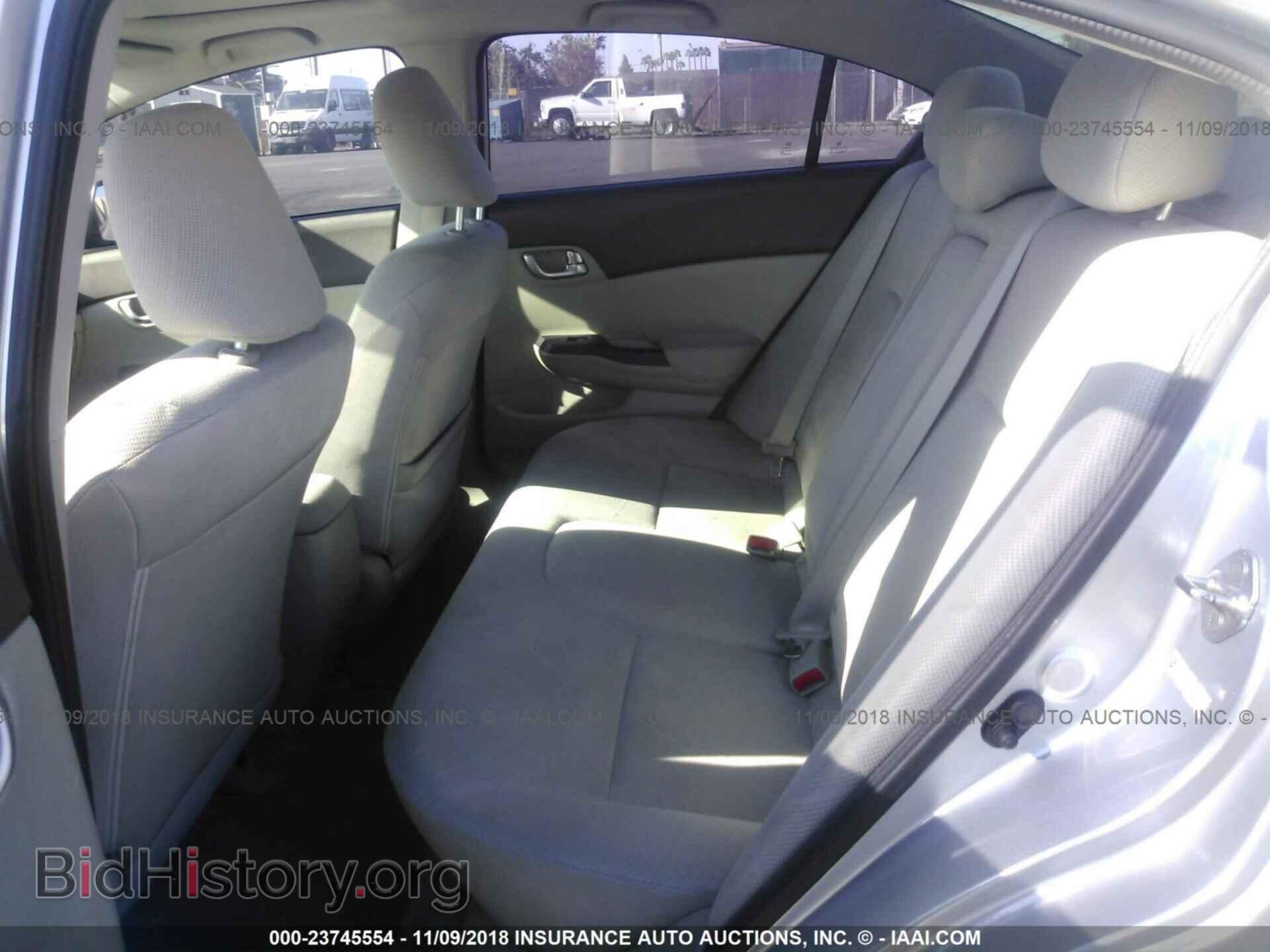 2012 Honda Civic - VIN: 19XFB2F83CE358024 - Photo 8