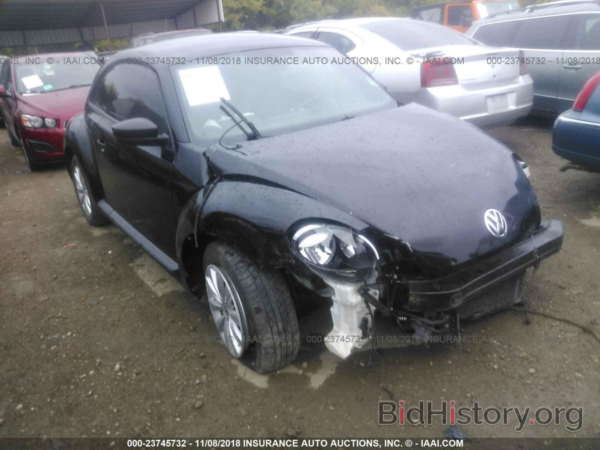 Photo 3VWFP7AT9DM688748 - Volkswagen Beetle 2013