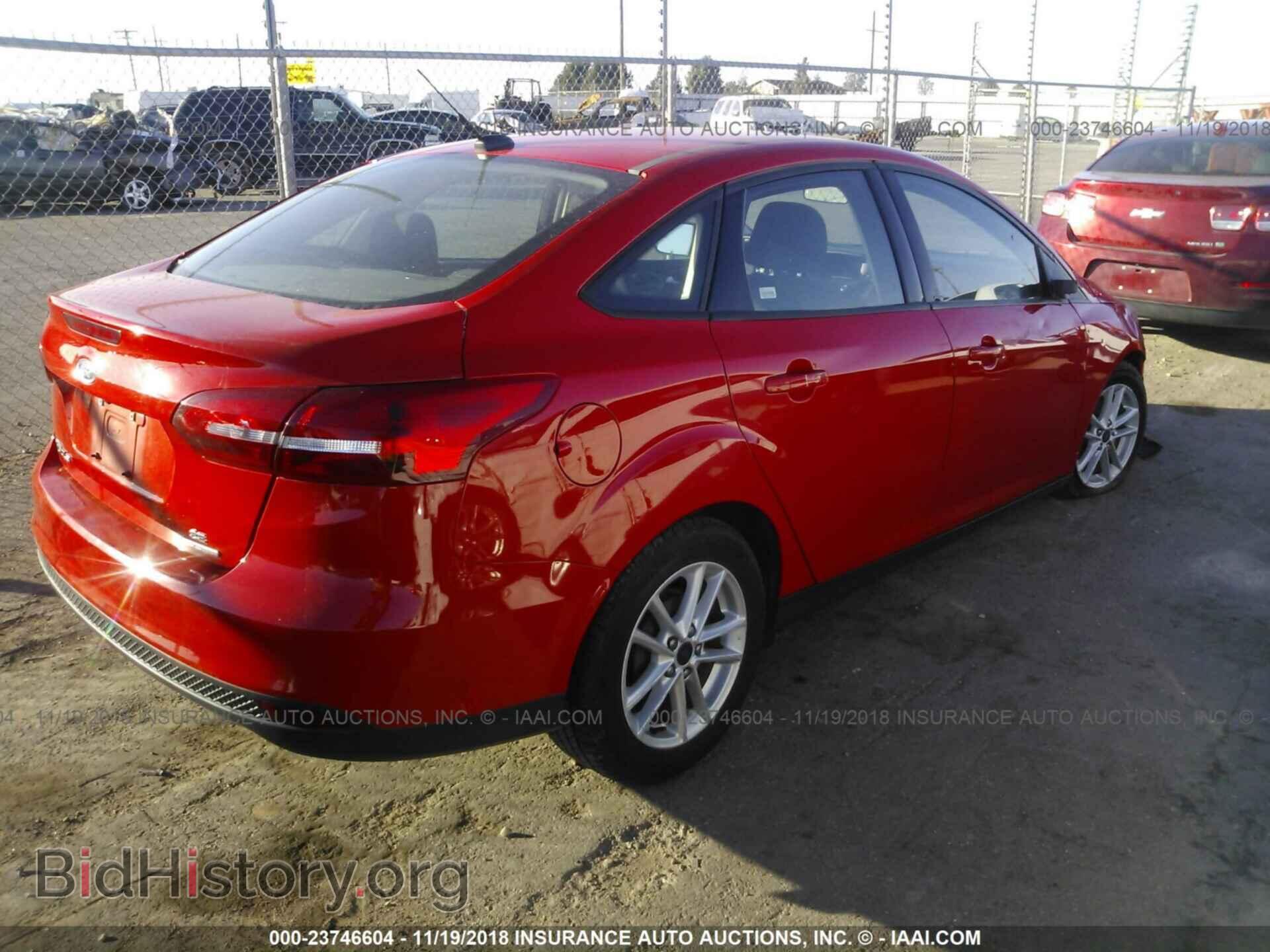 2016 Ford Focus - VIN: 1FADP3F25GL364680 - Photo 4