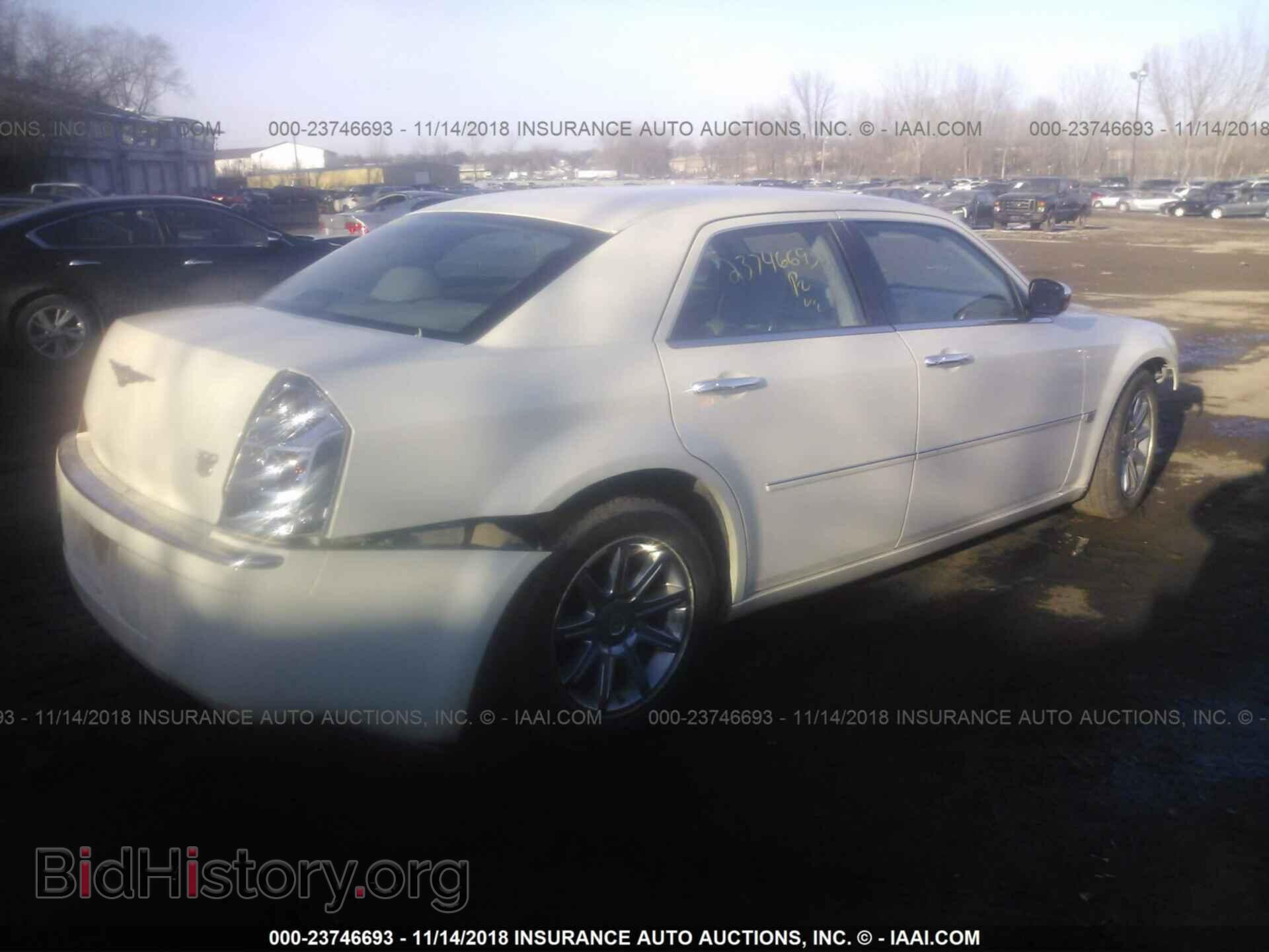 2006 CHRYSLER 300C - VIN: 2C3KA63H06H170037 - Фото 4