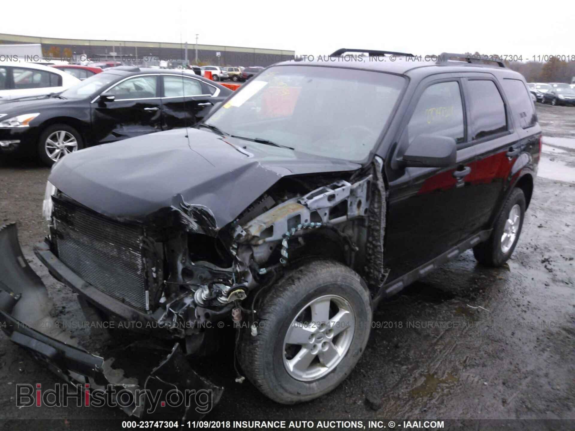 2011 FORD ESCAPE - VIN: 1FMCU0D79BKA39634 - Photo 2