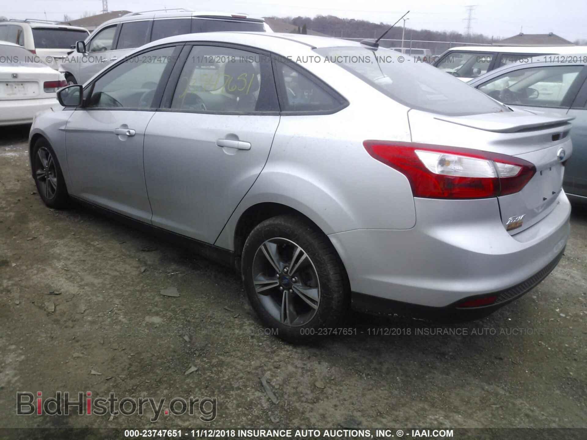 2012 Ford Focus - VIN: 1FAHP3F23CL225482 - Photo 3