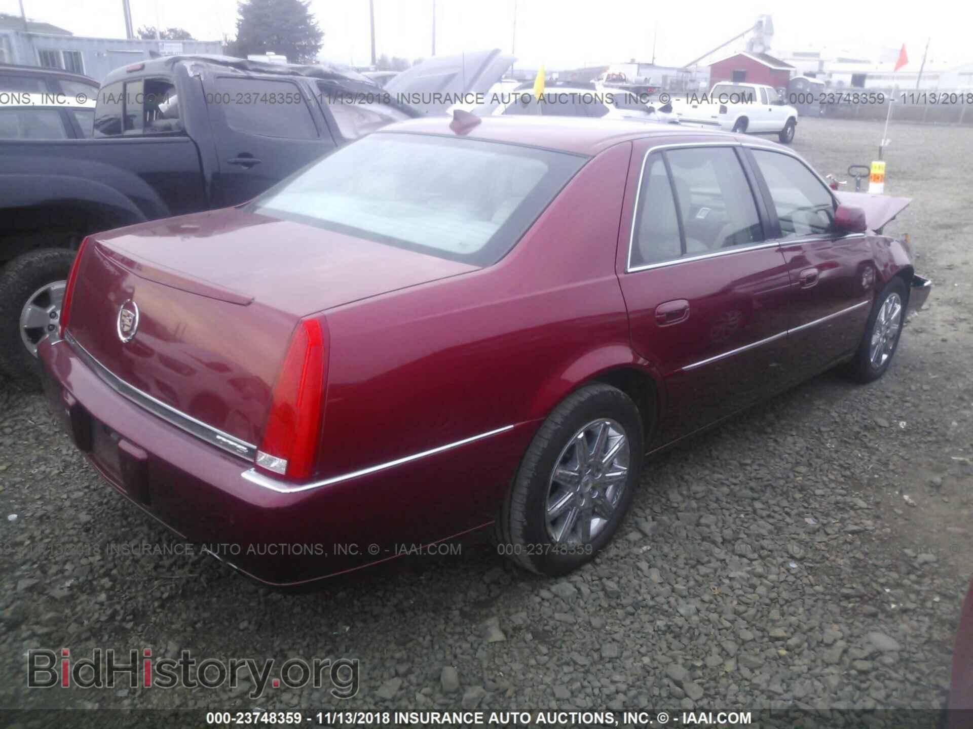 2011 Cadillac Dts - VIN: 1G6KH5E63BU103780 - Фото 4
