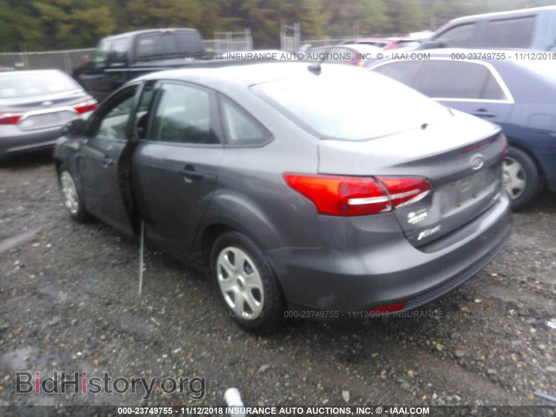 2015 Ford Focus - VIN: 1FADP3E29FL311030 - Photo 3