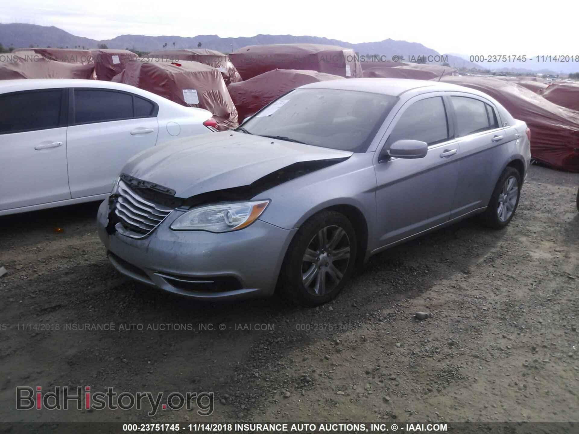 2013 CHRYSLER 200 - VIN: 1C3CCBBB5DN735228 - Фото 2