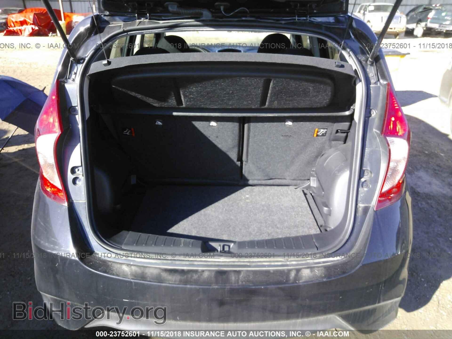 2017 Nissan Versa note - VIN: 3N1CE2CP3HL368550 - Photo 8