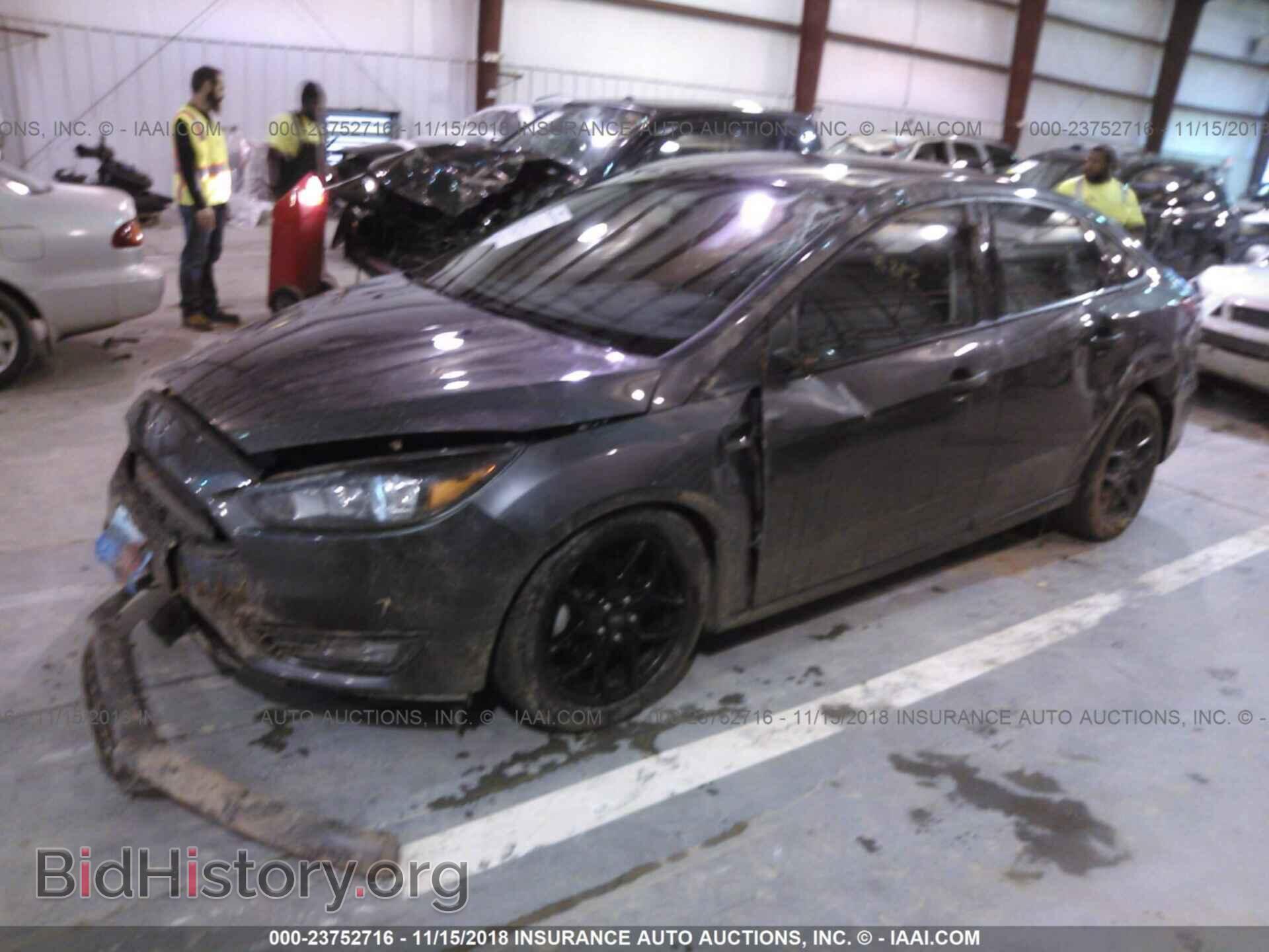 2016 Ford Focus - VIN: 1FADP3FE5GL273855 - Фото 2