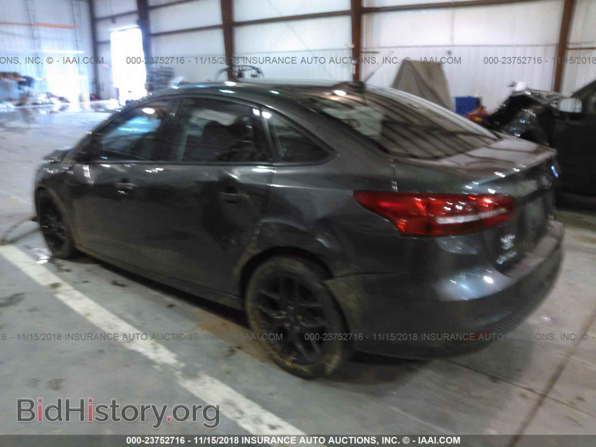 2016 Ford Focus - VIN: 1FADP3FE5GL273855 - Фото 3