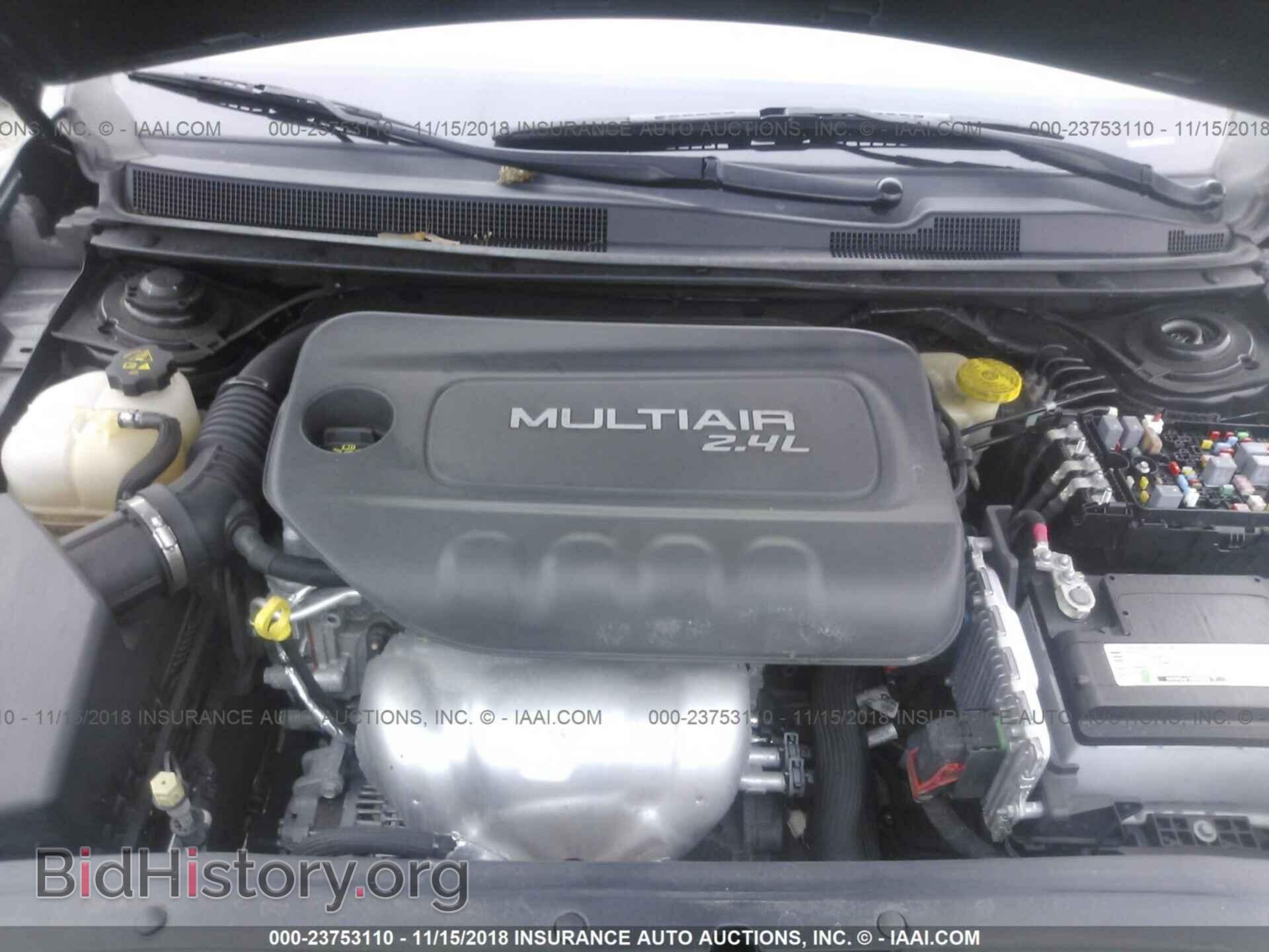2015 Chrysler 200 - VIN: 1C3CCCAB1FN536722 - Фото 10