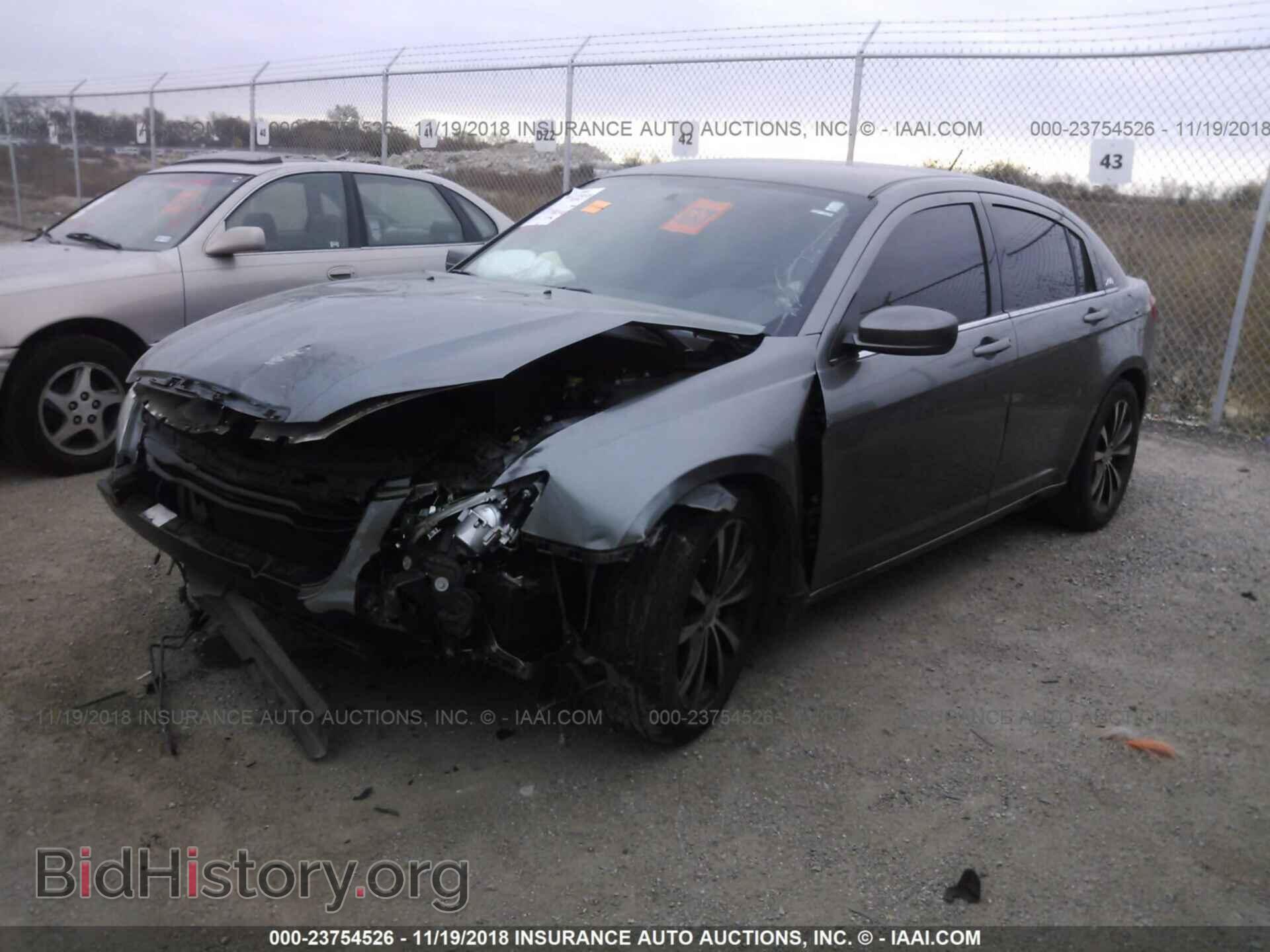 2013 CHRYSLER 200 - VIN: 1C3CCBBG9DN728570 - Фото 2