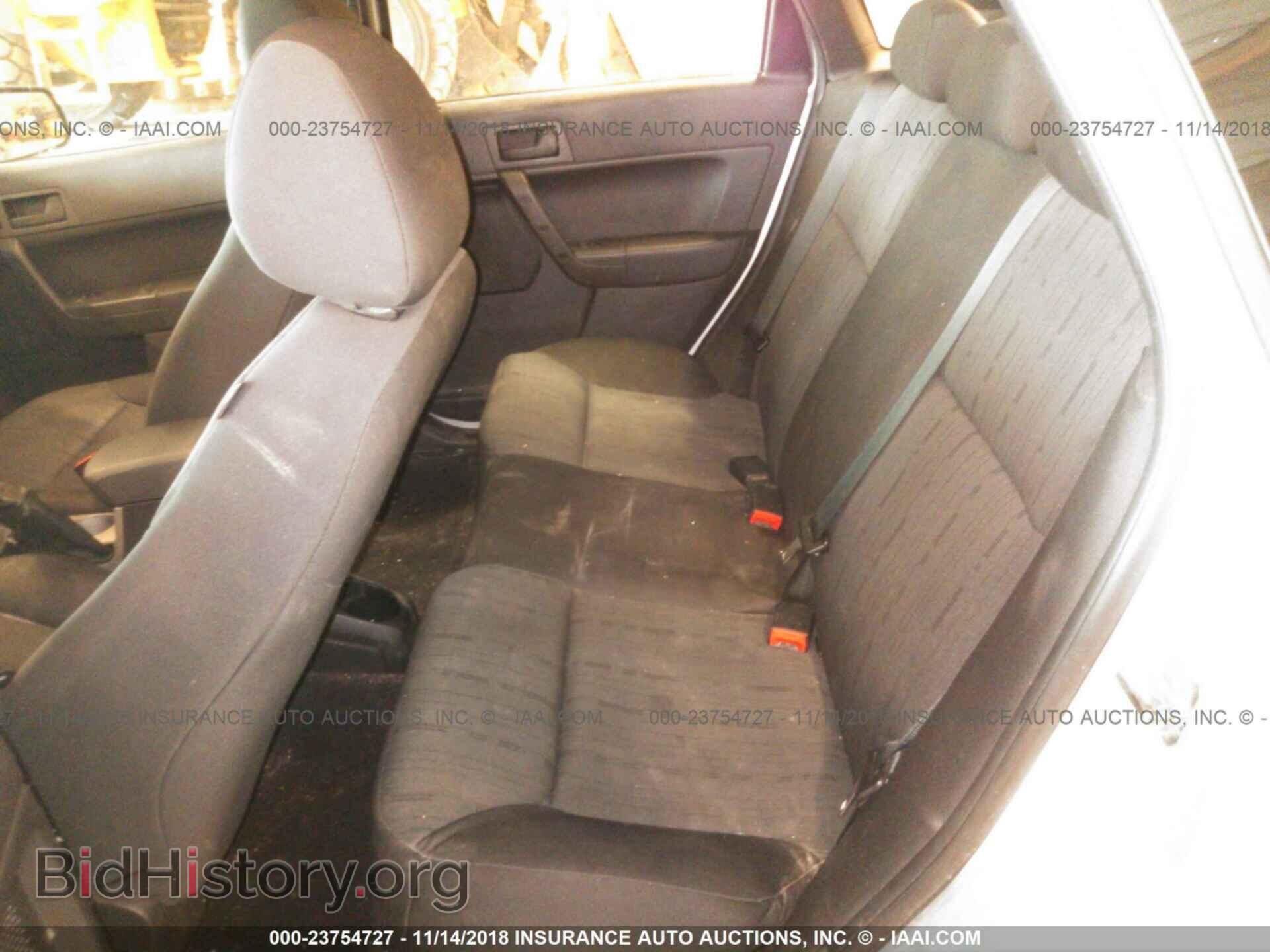 2011 Ford Focus - VIN: 1FAHP3FN3BW121646 - Фото 8